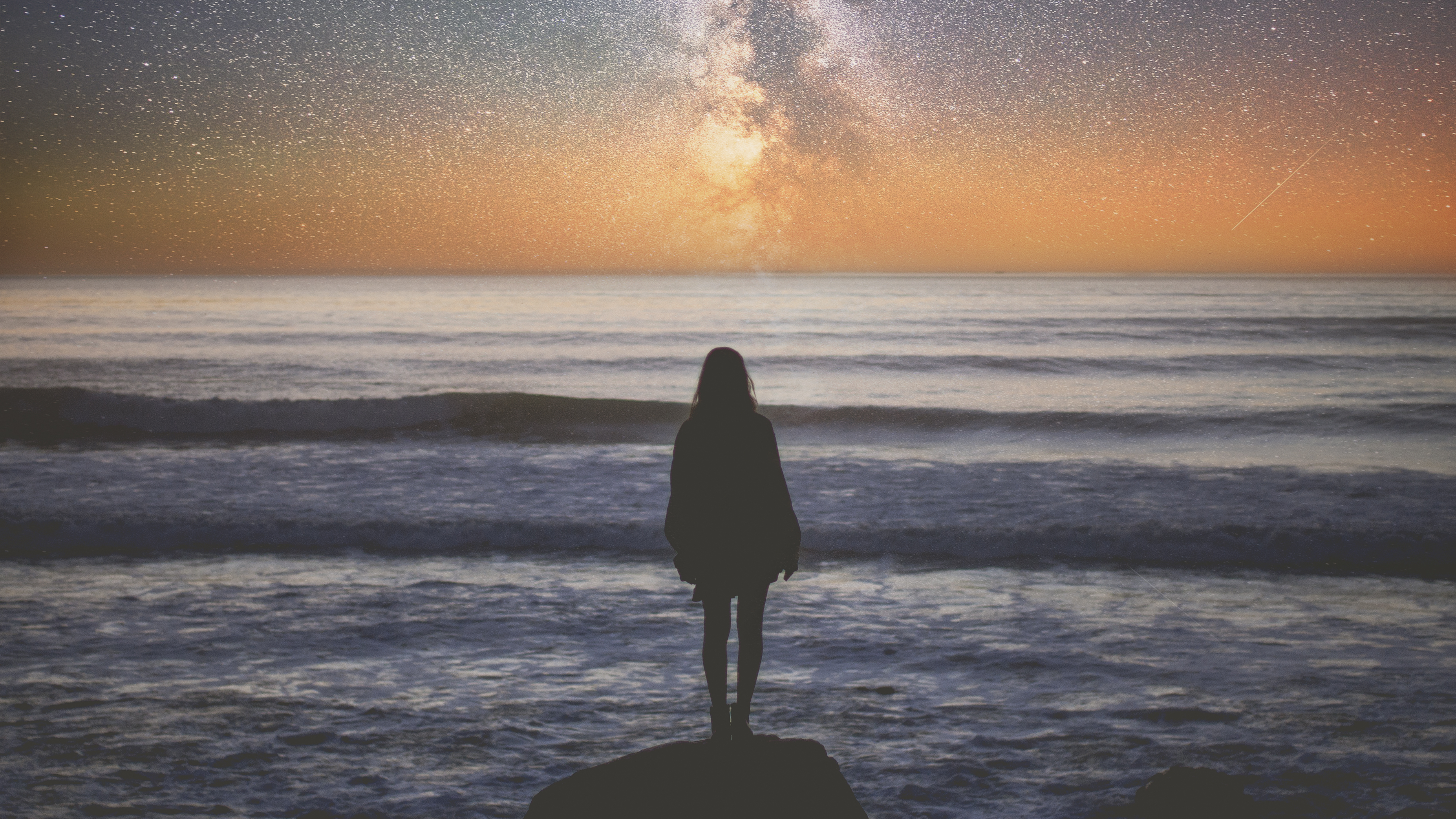 Maya Beano Alone Standing Silhouette Sea Waves Night Sky Long Exposure Brunette Horizon Boots Galaxy 3708x2086