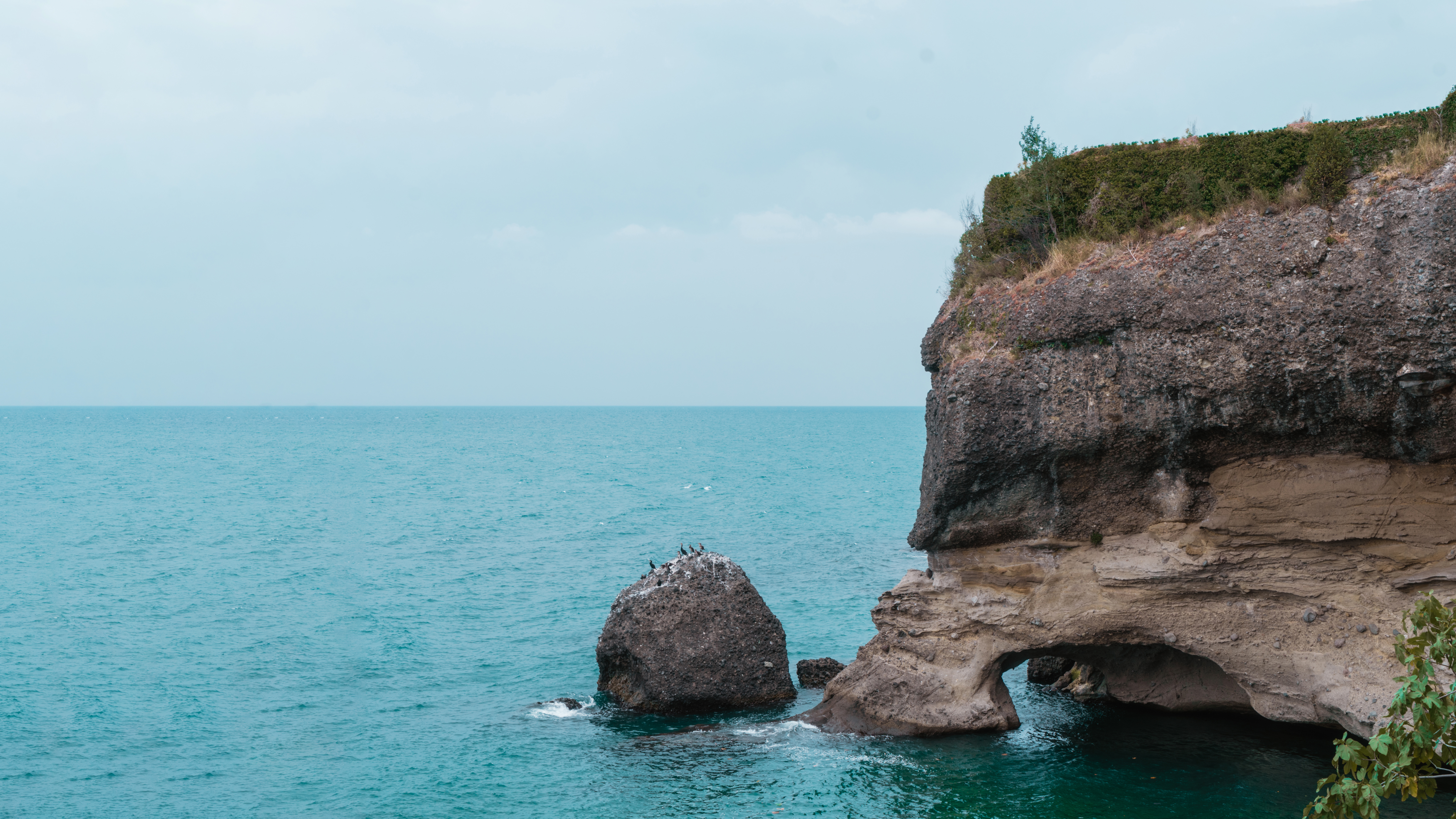 Nature Blue Water Cliff 6926x3896