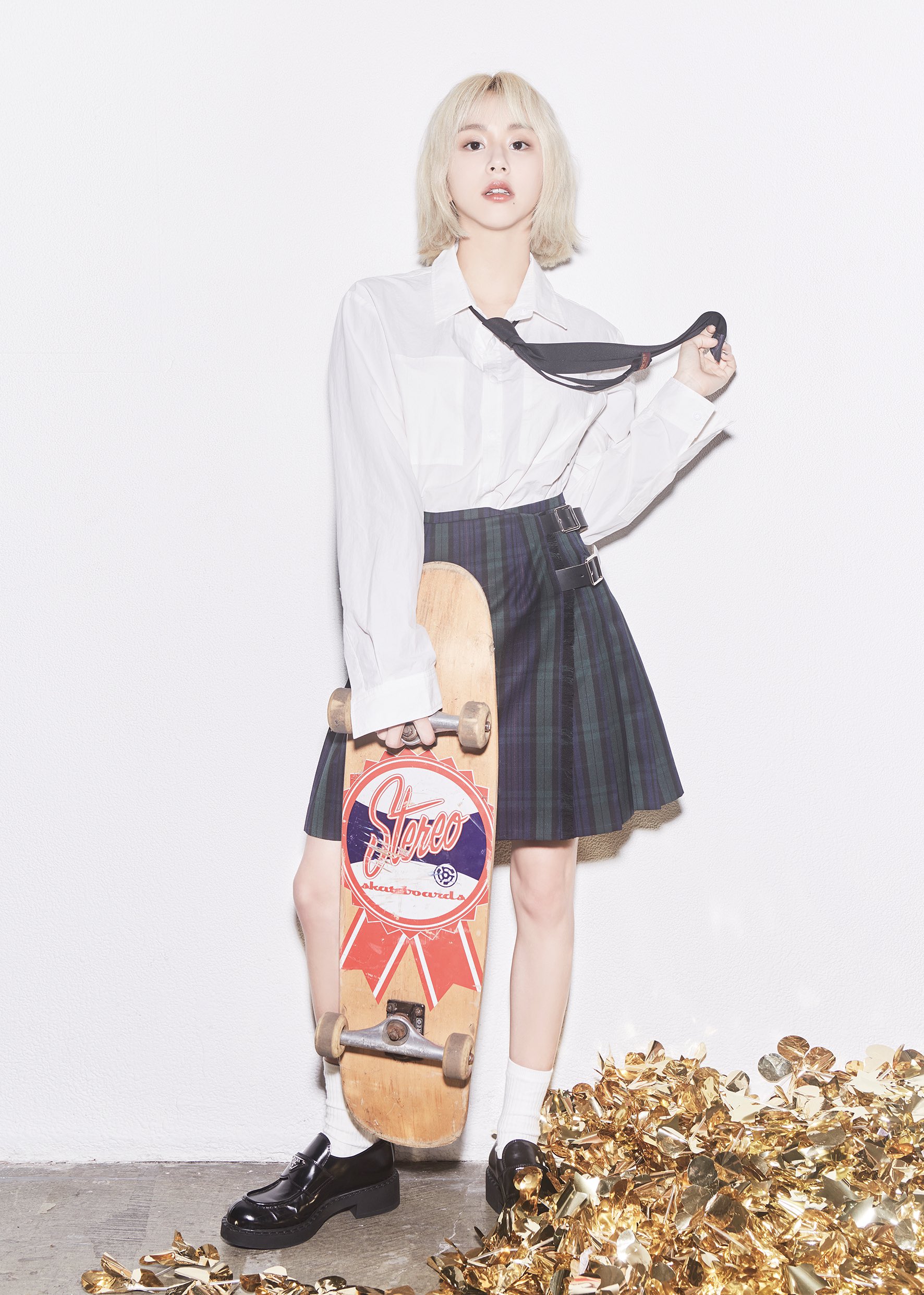 Twice Twice Chaeyoung K Pop Asian Blonde Skateboard Girl Band School Uniform 1772x2483