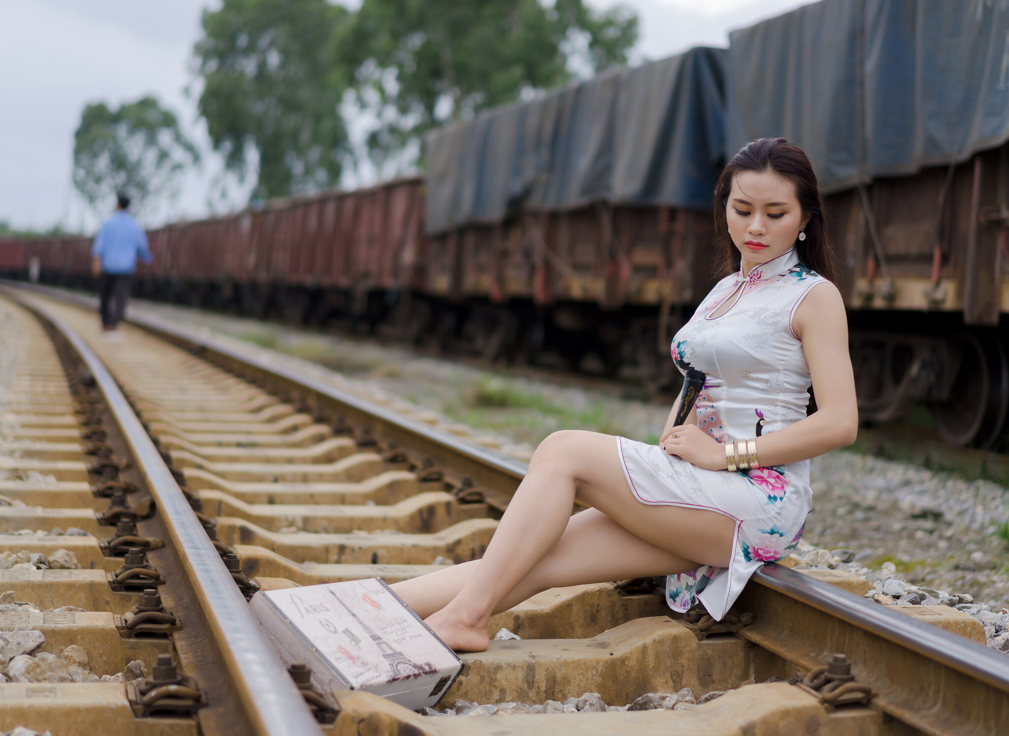 Asian Model Women Long Hair Dark Hair Depth Of Field Sitting Railroad Track Traditional Clothing Tra 2048x1494