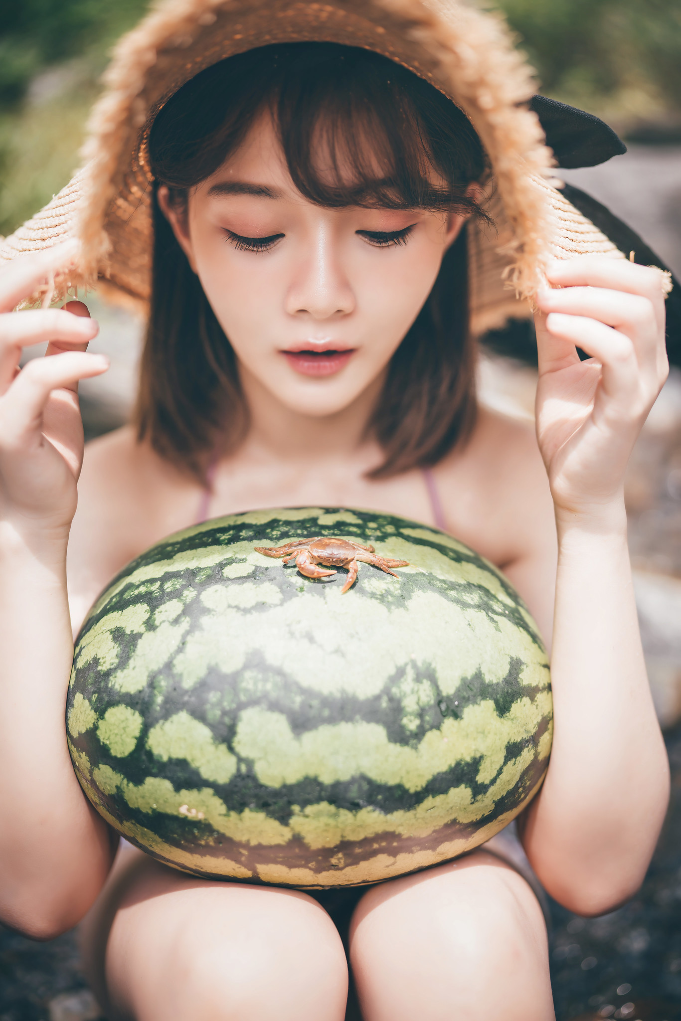 Asian Women Model Food Fruit Watermelons Animals Face Sitting Brunette Women Outdoors Crabs Sun Hats 1366x2048