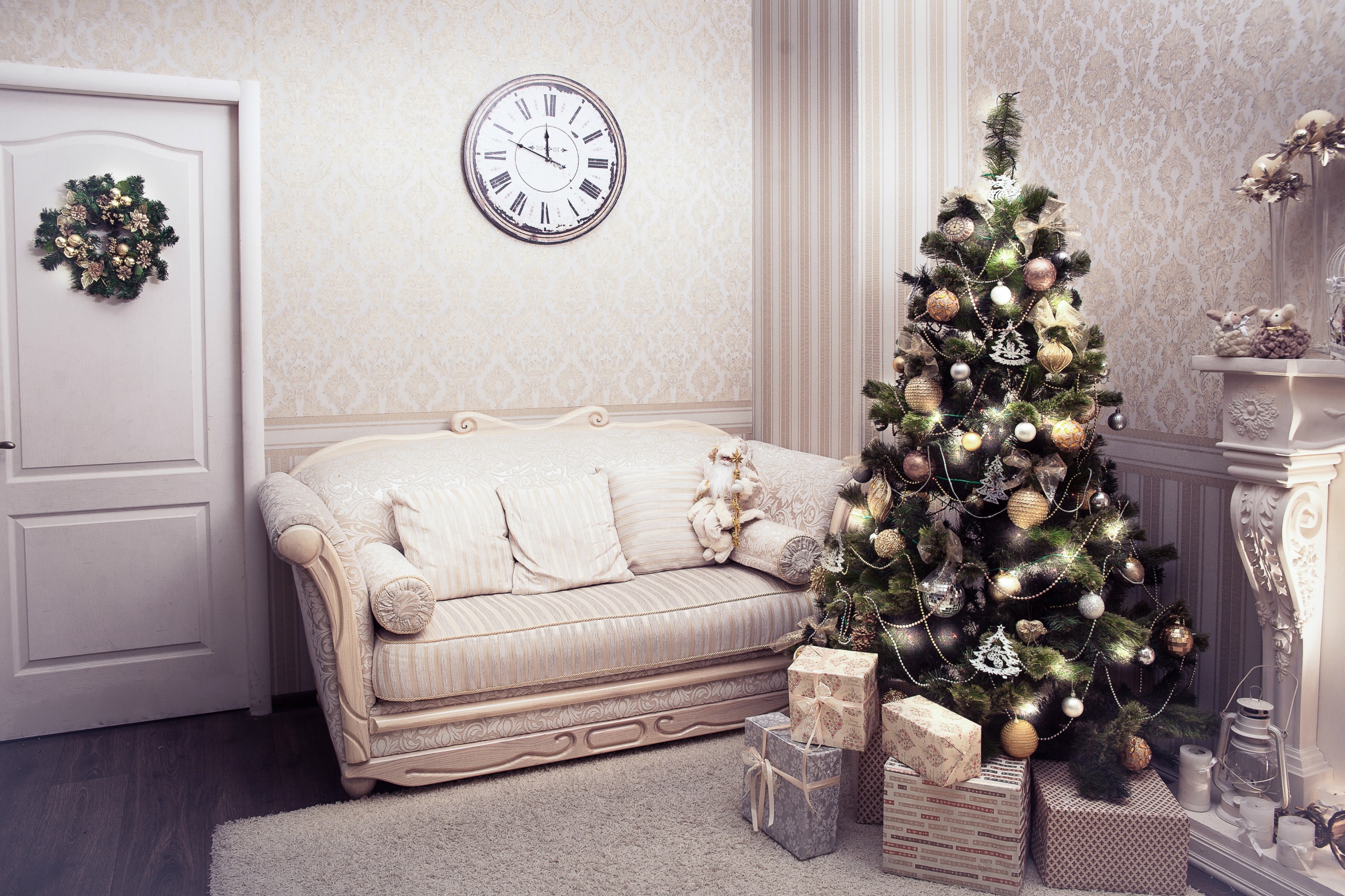 Christmas Tree Gift 2560x1706