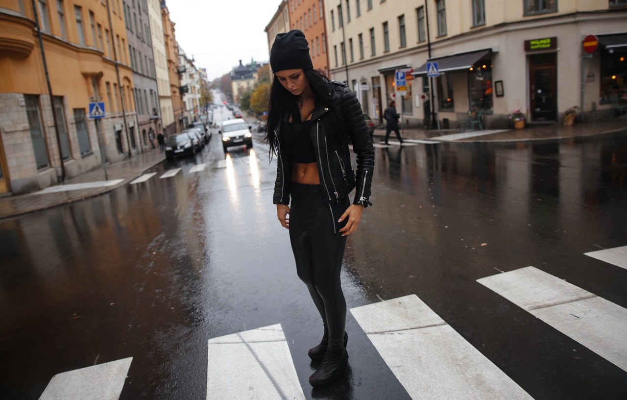 Brunette Women Model Josefine Forsberg Street View Looking Below Black Cap Black Jackets Wet Street  1280x816