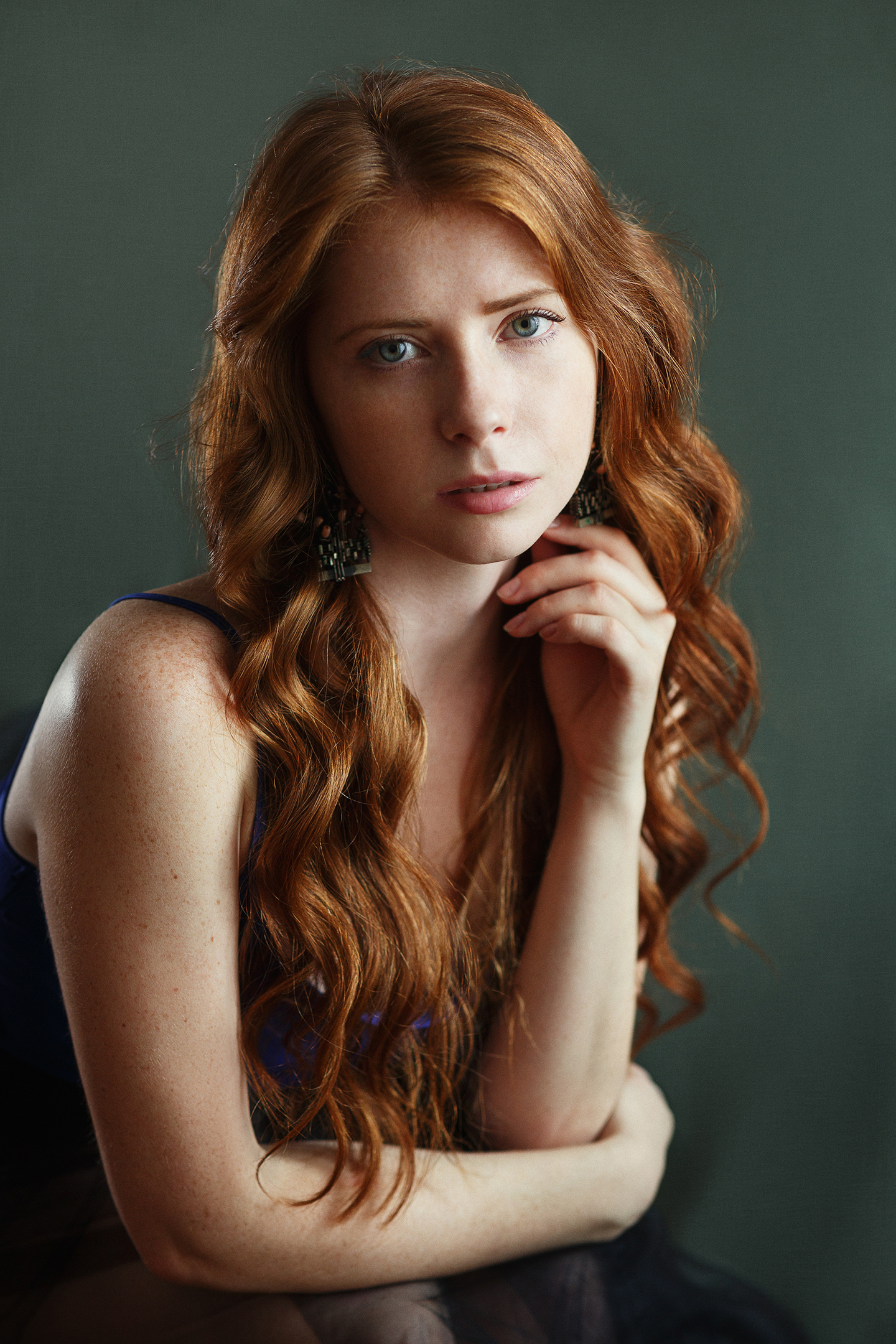 Oxana Vedmedenko Women Redhead Long Hair Wavy Hair Freckles Frown Looking At Viewer Blue Eyes Chair 1440x2160