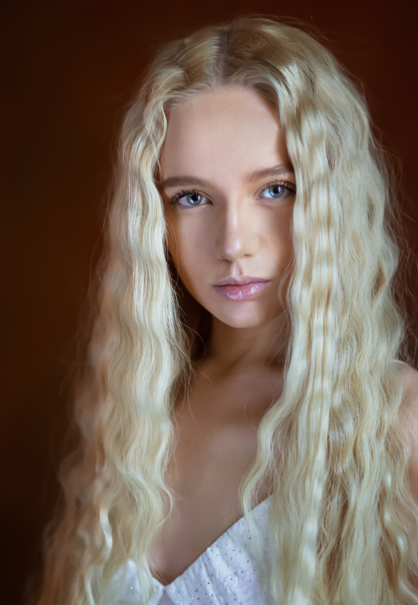 Maxim Maximov Women Maria Popova Blonde Wavy Hair White Clothing Simple Background Portrait Model 1414x2048