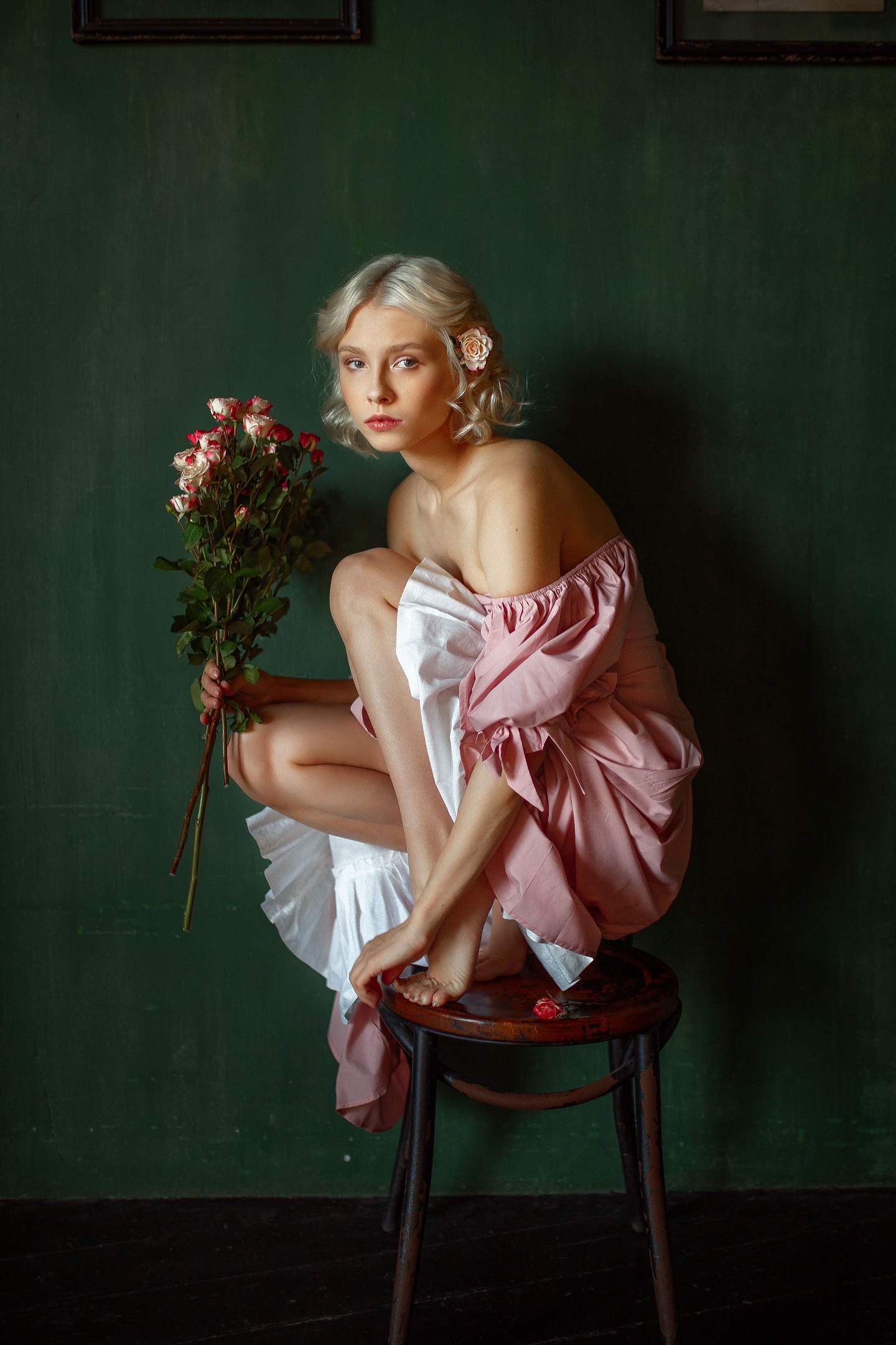 Nastasya Parshina Women Alice Tarasenko Blonde Flower In Hair Bare Shoulders Pink Clothing Barefoot  1440x2160