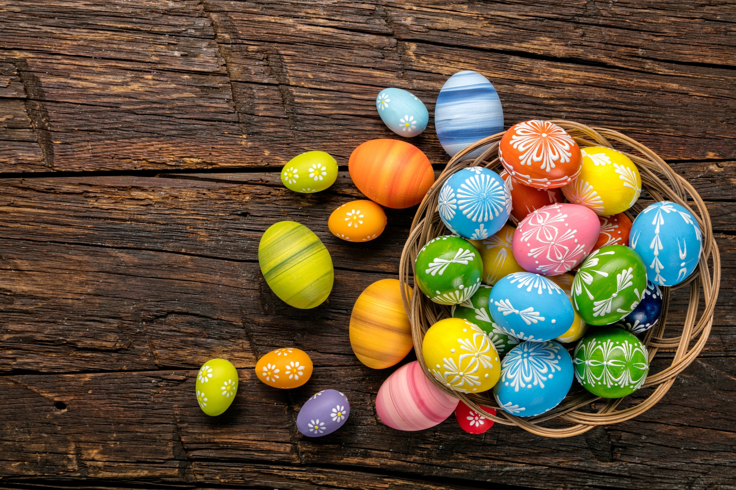 Easter Egg Colorful Wood Basket 2560x1706