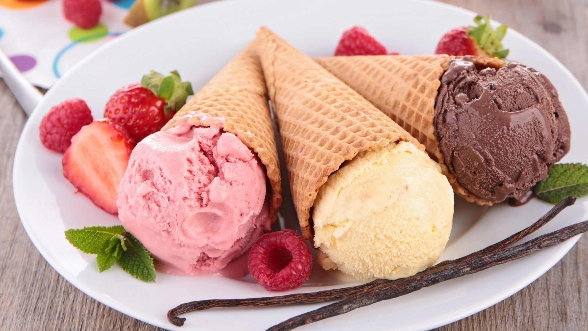 Berry Waffle Cone 1920x1080