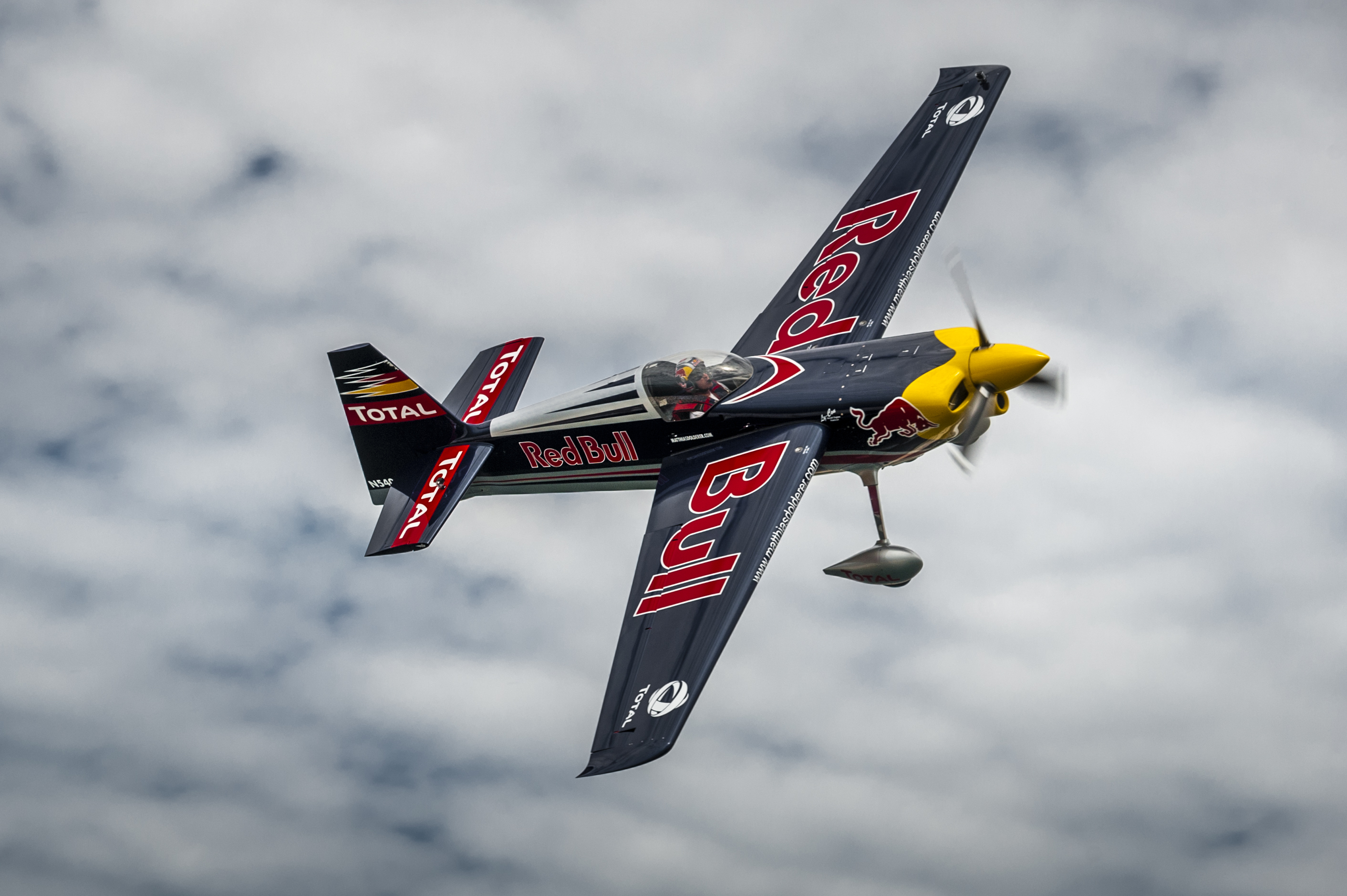 Aircraft Red Bull Air Race 2824x1879