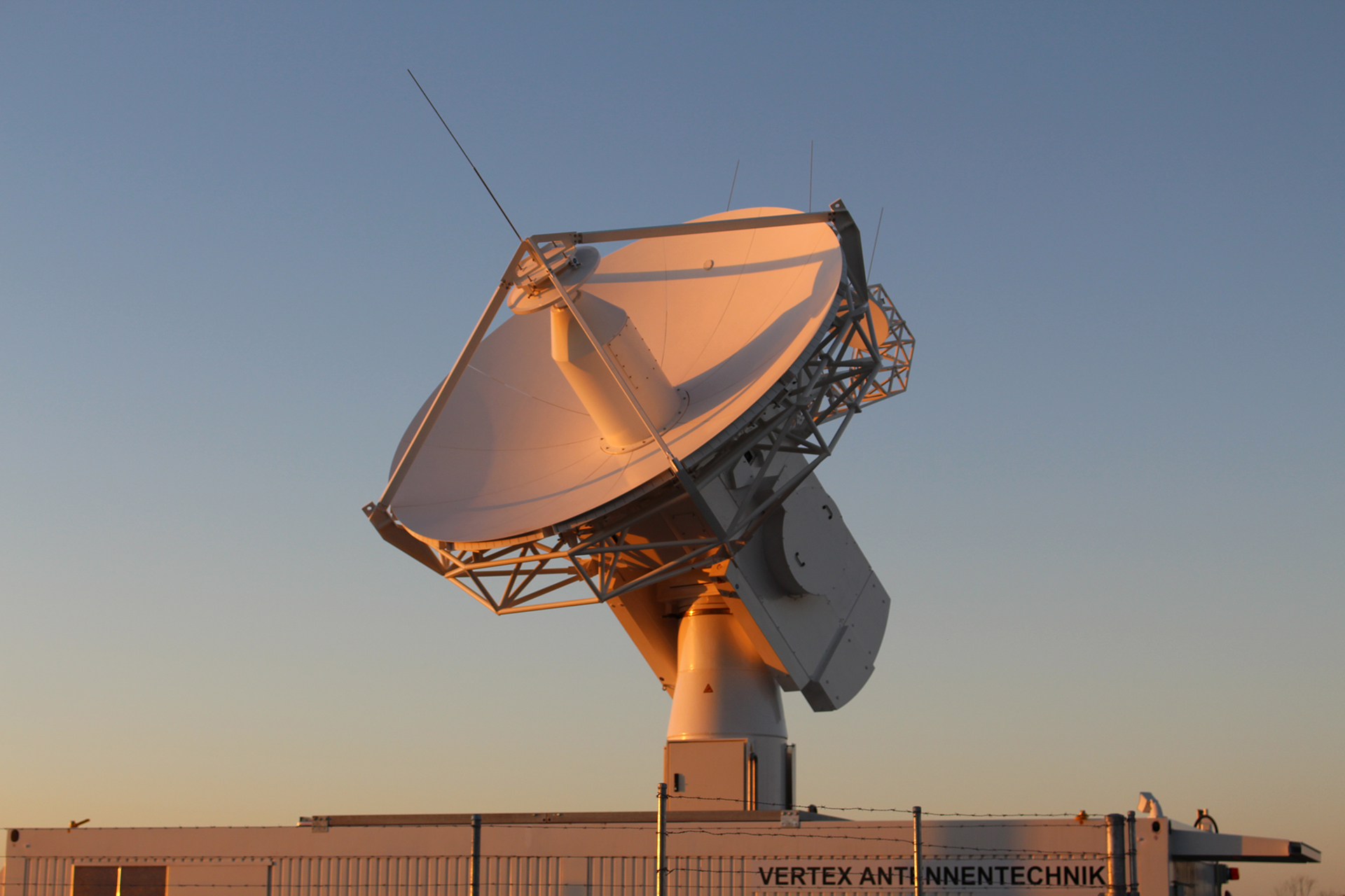 ESA Antenna Australia Photography Shadow Satellite 1920x1280