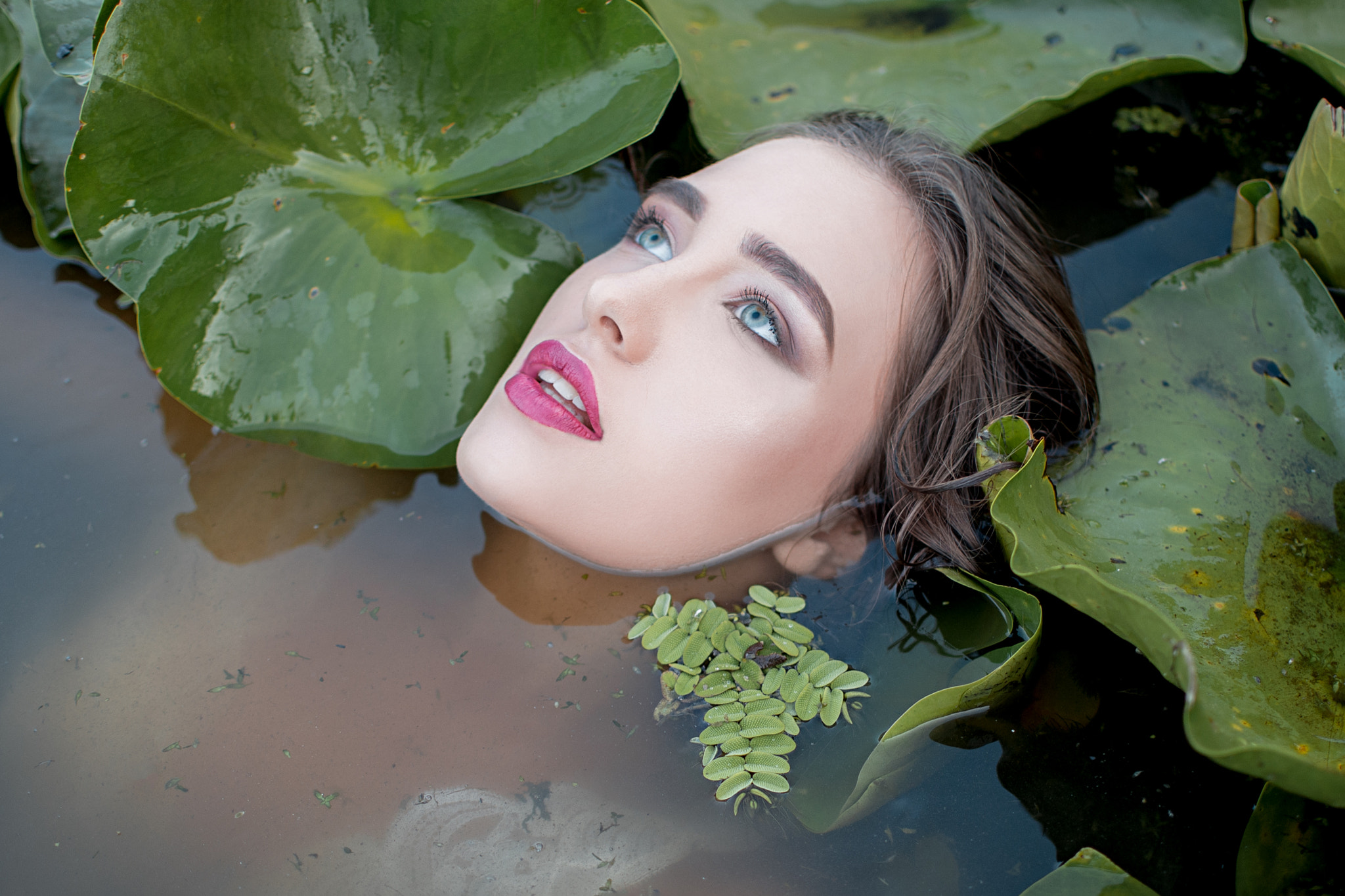 Women In Water Outdoors Model Makeup Plants Leaves Purple Lipstick Women Outdoors Looking Up Brunett 2048x1365
