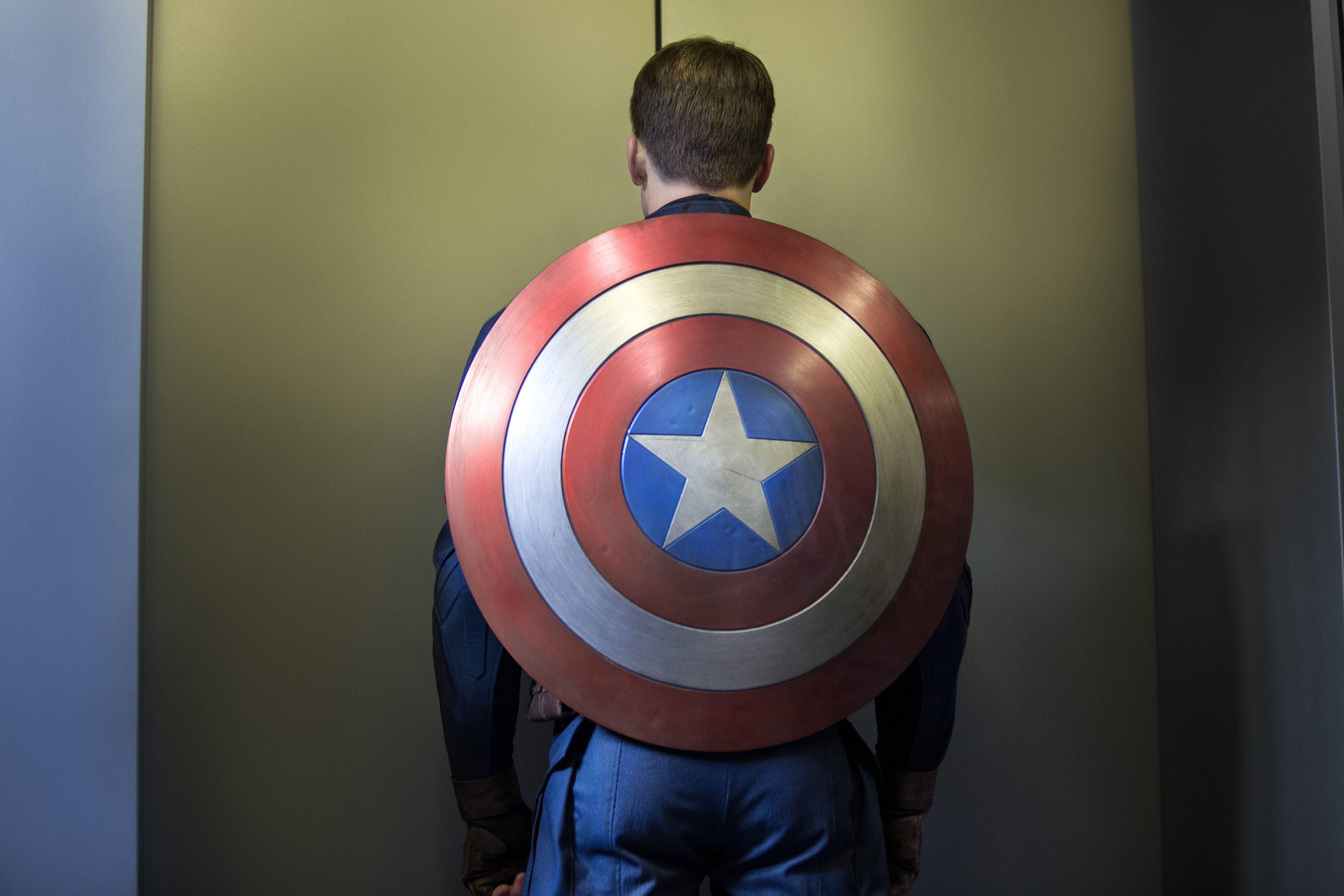 Captain America 6144x4096