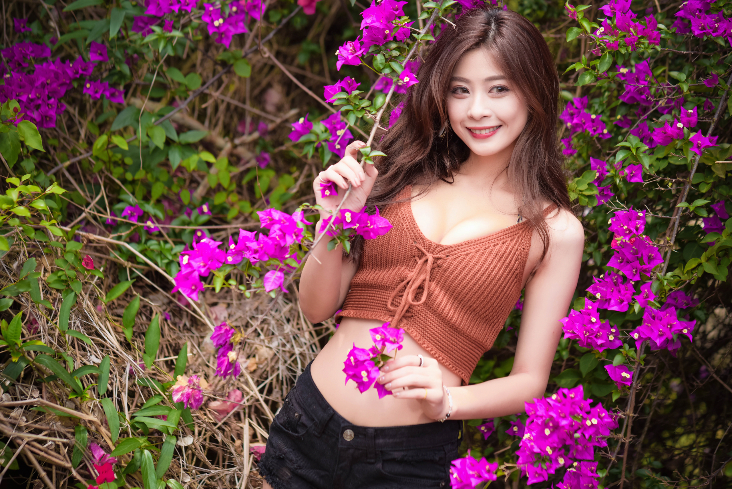 PinQ Women Model Brunette Asian Knit Fabric Crop Top Looking At The Side Smiling Flowers Outdoors Wo 2560x1709
