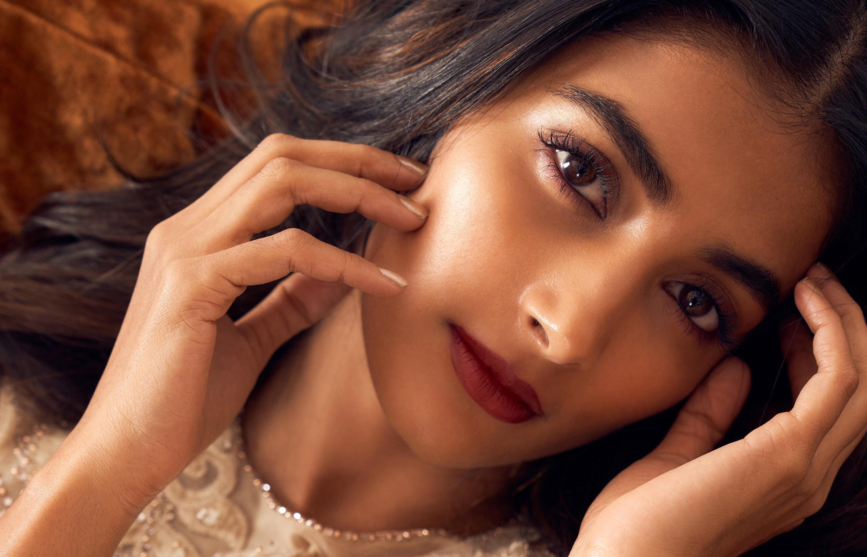 Actress Black Hair Bollywood Brown Eyes Indian Lipstick Model 2800x1800