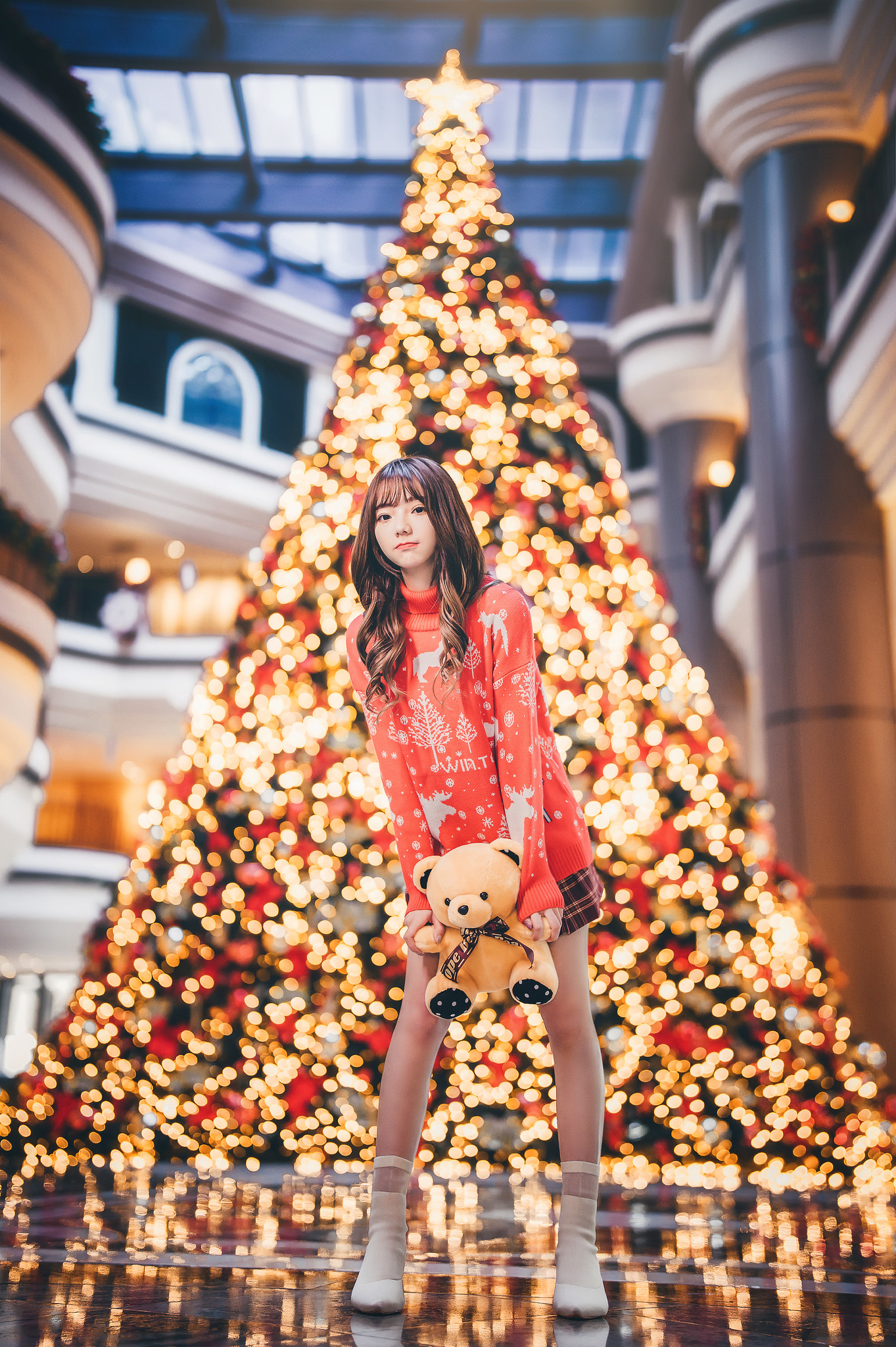 Asian Women Model Brunette Christmas Holiday Plush Toy Teddy Bears Christmas Tree 1363x2048