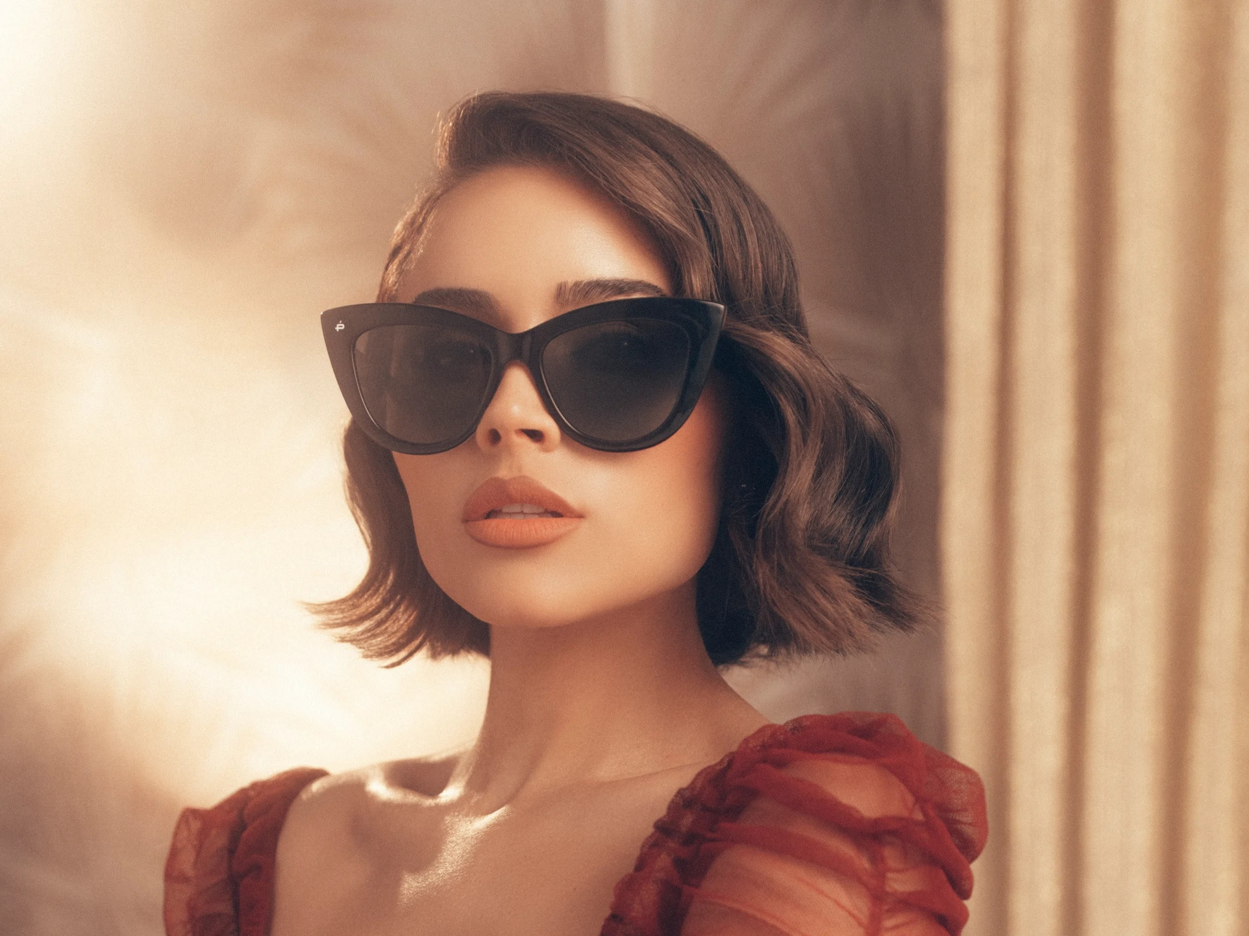 American Model Brunette Short Hair Face Sunglasses 2500x1875