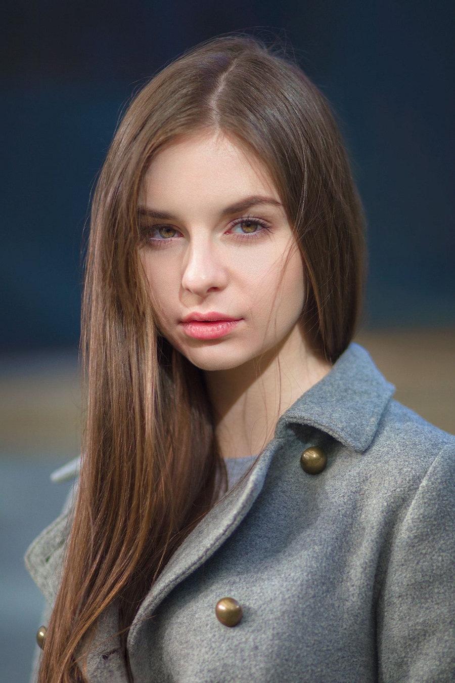 Brunette Women Model Wiktoria Cwynar Victoria Grey Coat Portrait Long Hair 900x1350