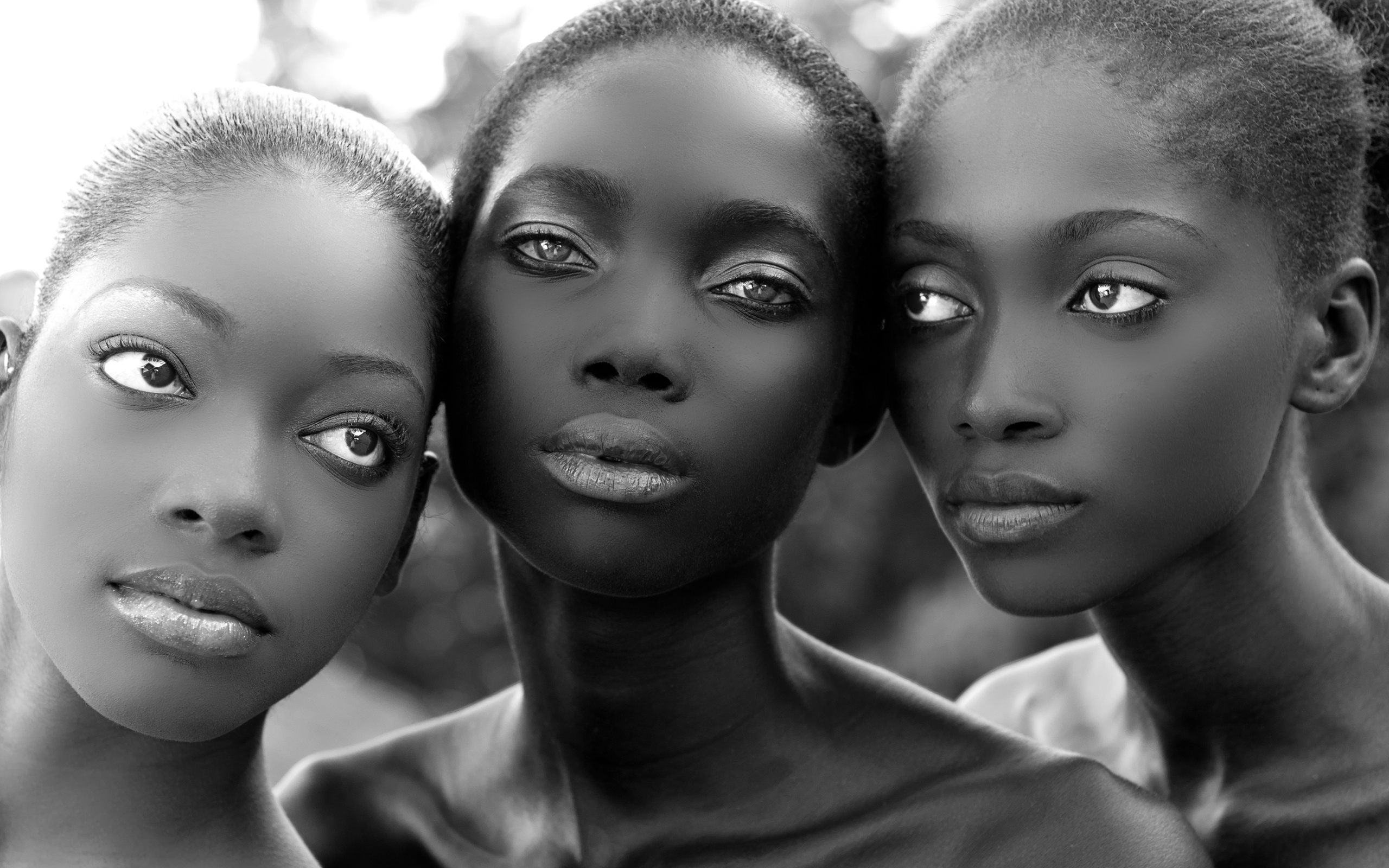 Monochrome Model Looking At Viewer Looking Away Depth Of Field Women Group Of Women Black Women Wome 2560x1600