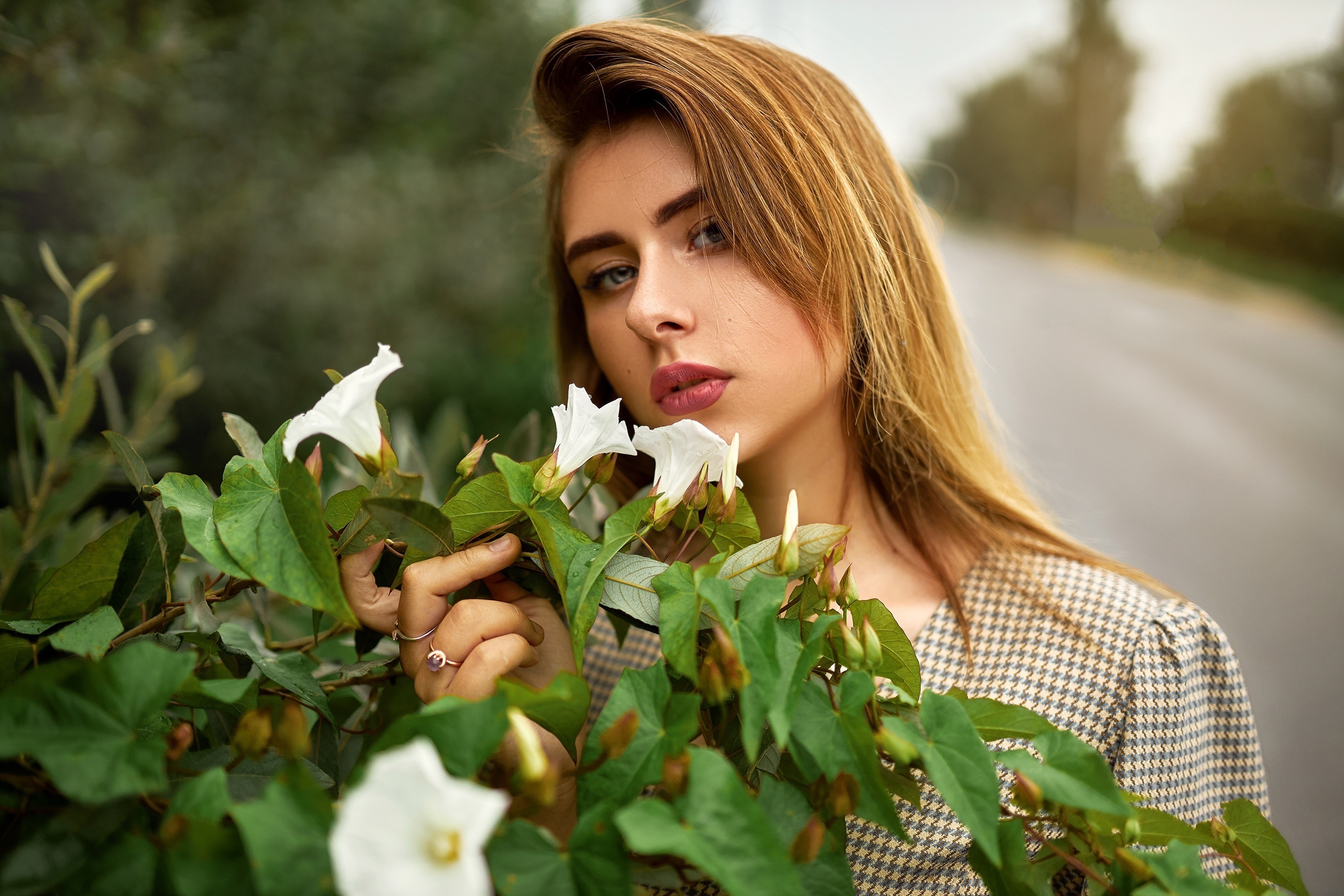 Women Women Outdoors Blonde Road Flowers Depth Of Field 2560x1707