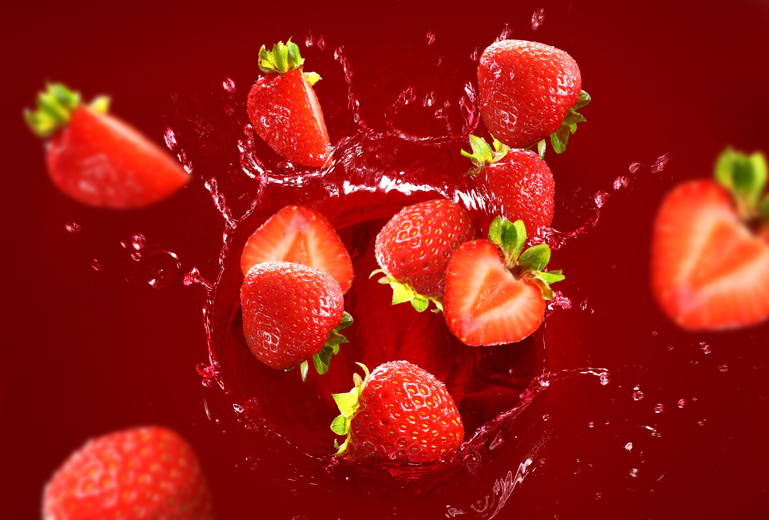 Food Fruit Colorful Berries Strawberries Water Drops Splashes 2560x1731