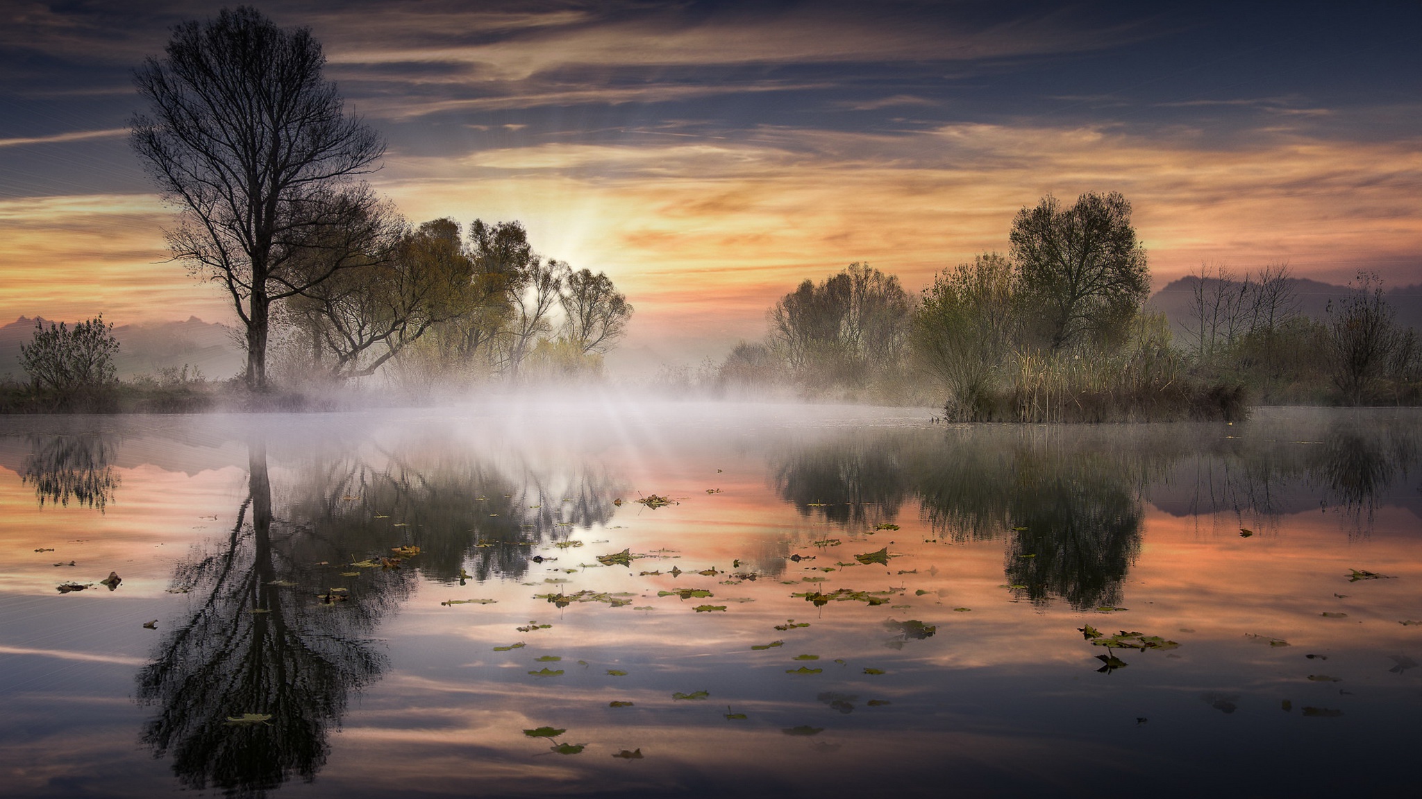 Outdoors Nature Landscape Mist Reflection Water Calm Waters Sky Sunlight Trees 2048x1152