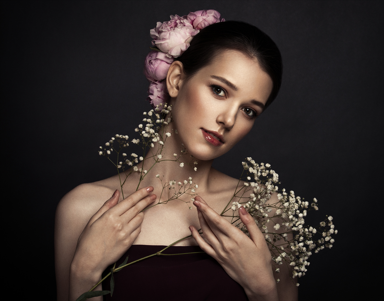 Ariadna Belkina Women Dark Hair Flower In Hair Makeup Plants Bare Shoulders Blush Lipstick Head Tilt 1500x1179