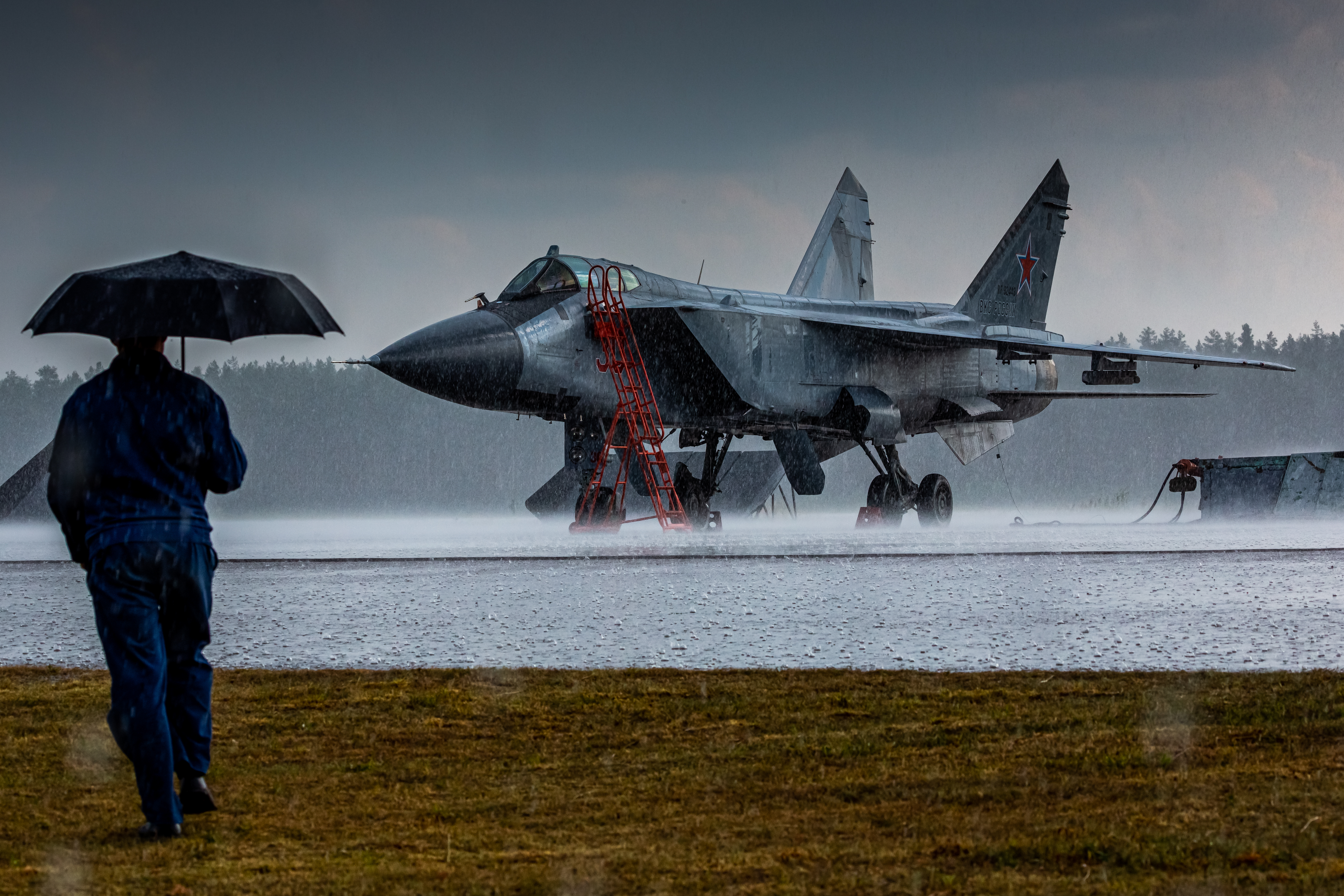 Jet Fighter Mikoyan MiG 31 Rain 5029x3353