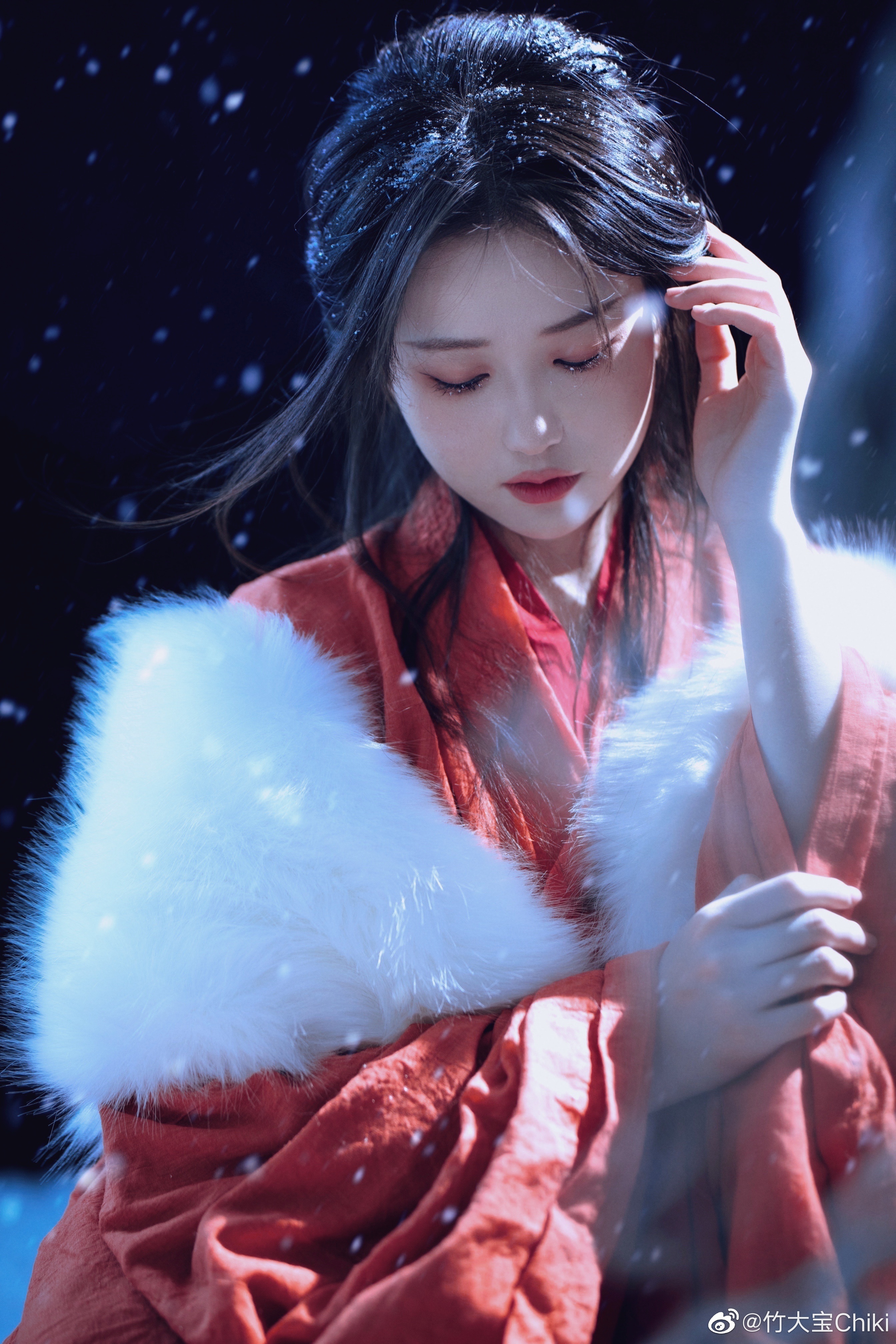 Được biết đến như một trong những ngôi sao nổi tiếng hàng đầu của Trung Quốc, Yifei Liu đã chinh phục hàng triệu trái tim bởi vẻ đẹp tinh tế và tài năng diễn xuất xuất sắc. Hãy cùng chiêm ngưỡng bức ảnh của cô nàng trong trang phục cổ trang đẹp mê hồn này và cảm nhận sự tinh tế của nghệ thuật chụp hình.