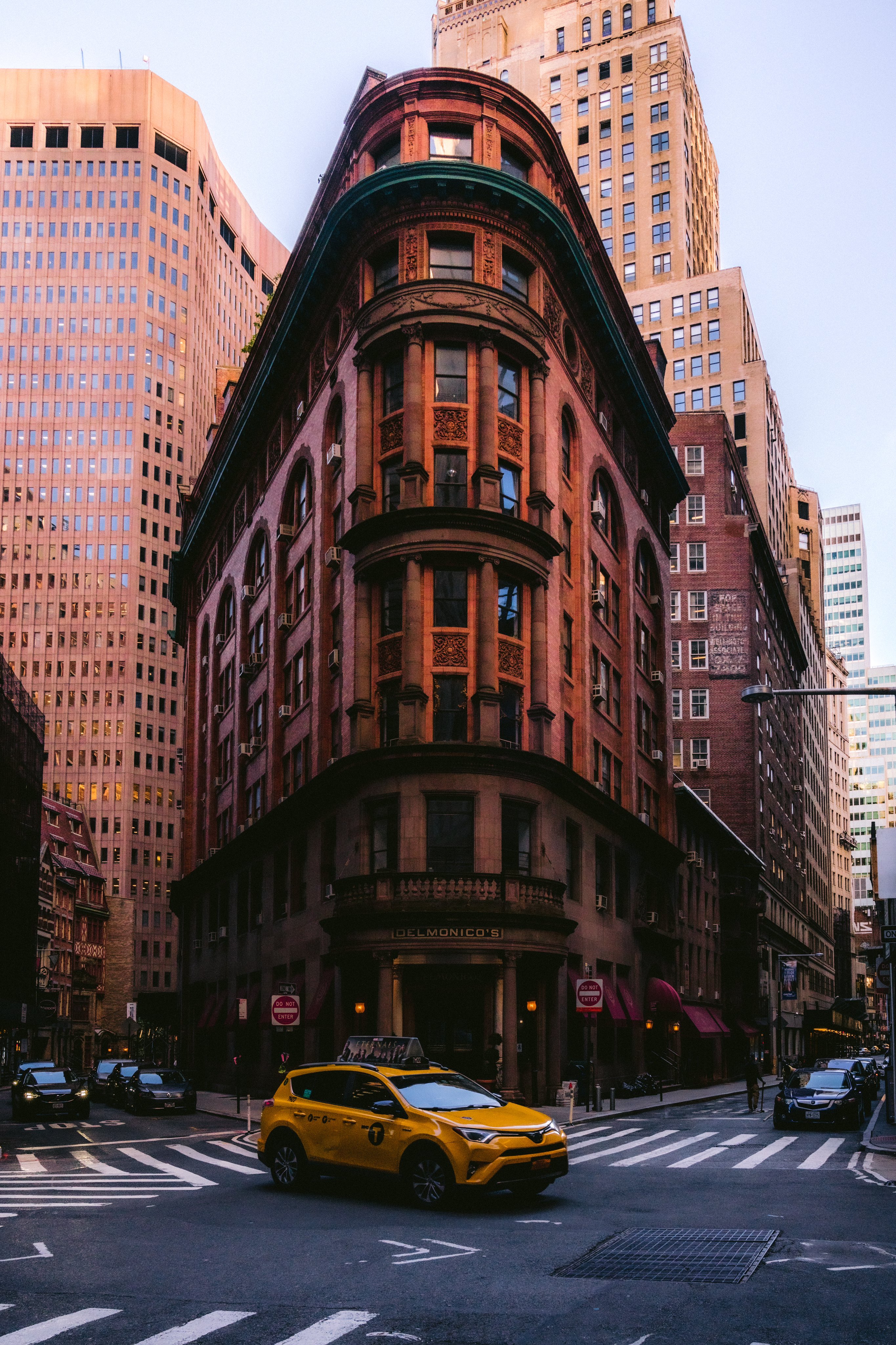 New York City Building Car Taxi Vertical Portrait Display 2730x4096