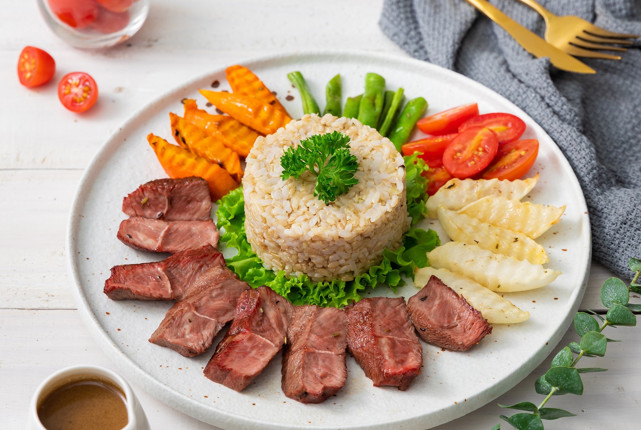 Beans Carrot Meat Rice Tomato 2048x1375