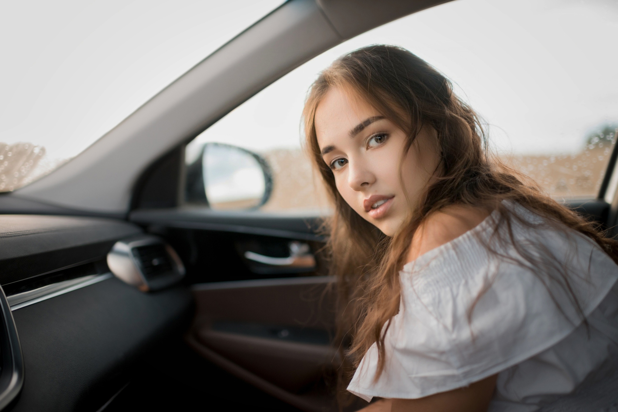 Alina Sabirova Car Face Girl Model 2560x1707