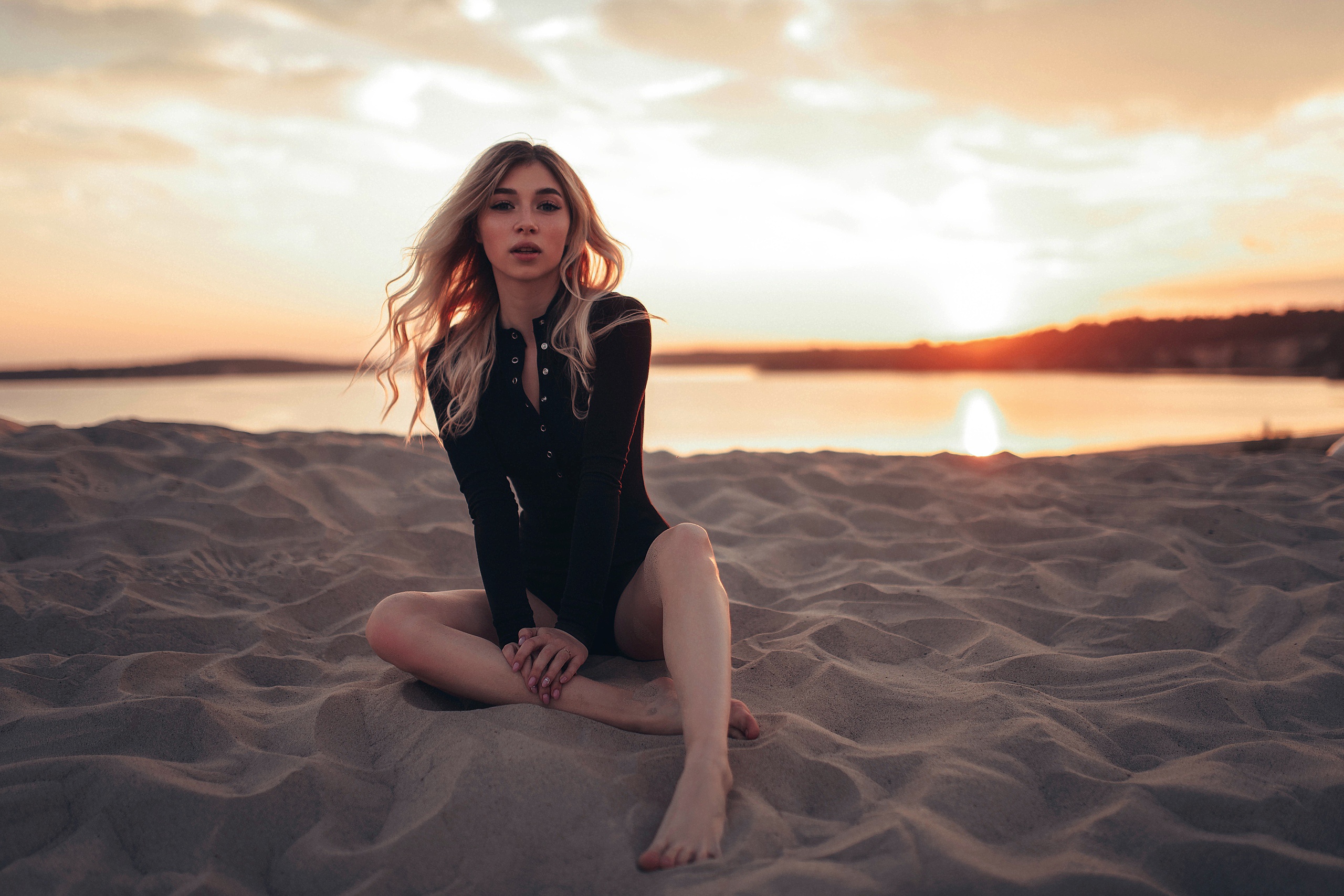 Anna Carpenter Sunset Beach Women Model Blonde Barefoot Sand Women Outdoors Victoria Rusko 2560x1708