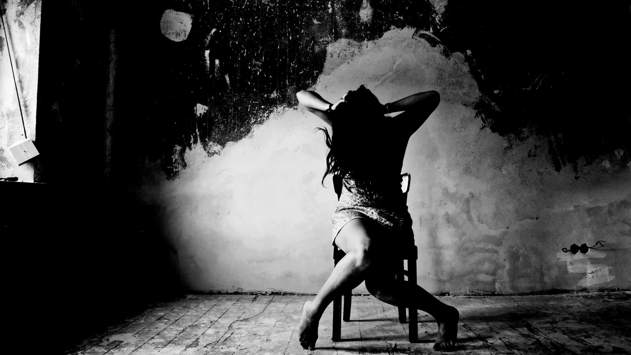 Monochrome Women Chair Room Dark Emo Photography Wall 2048x1152