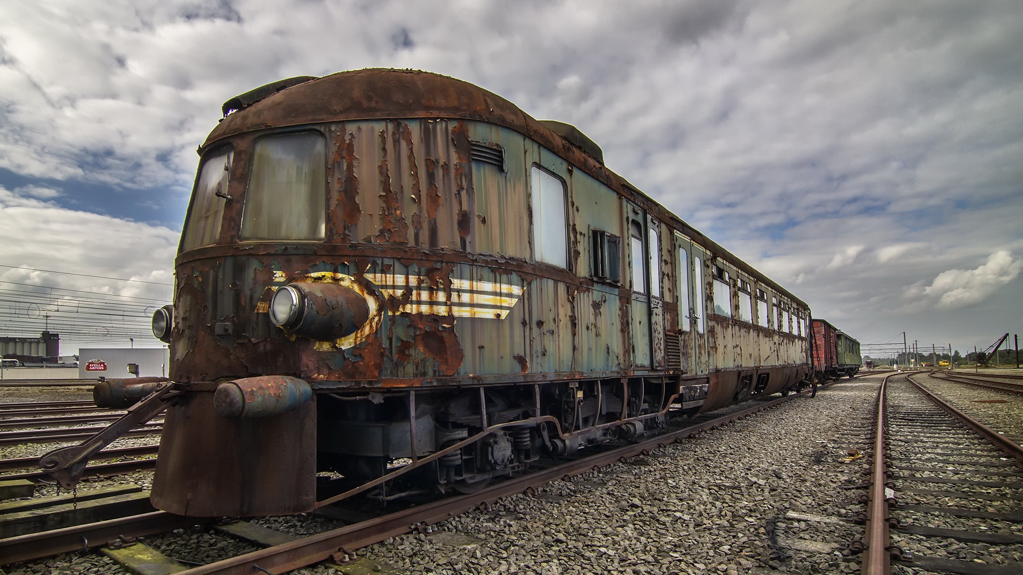 Train Old Rust Vehicle Wreck Railway 2000x1125