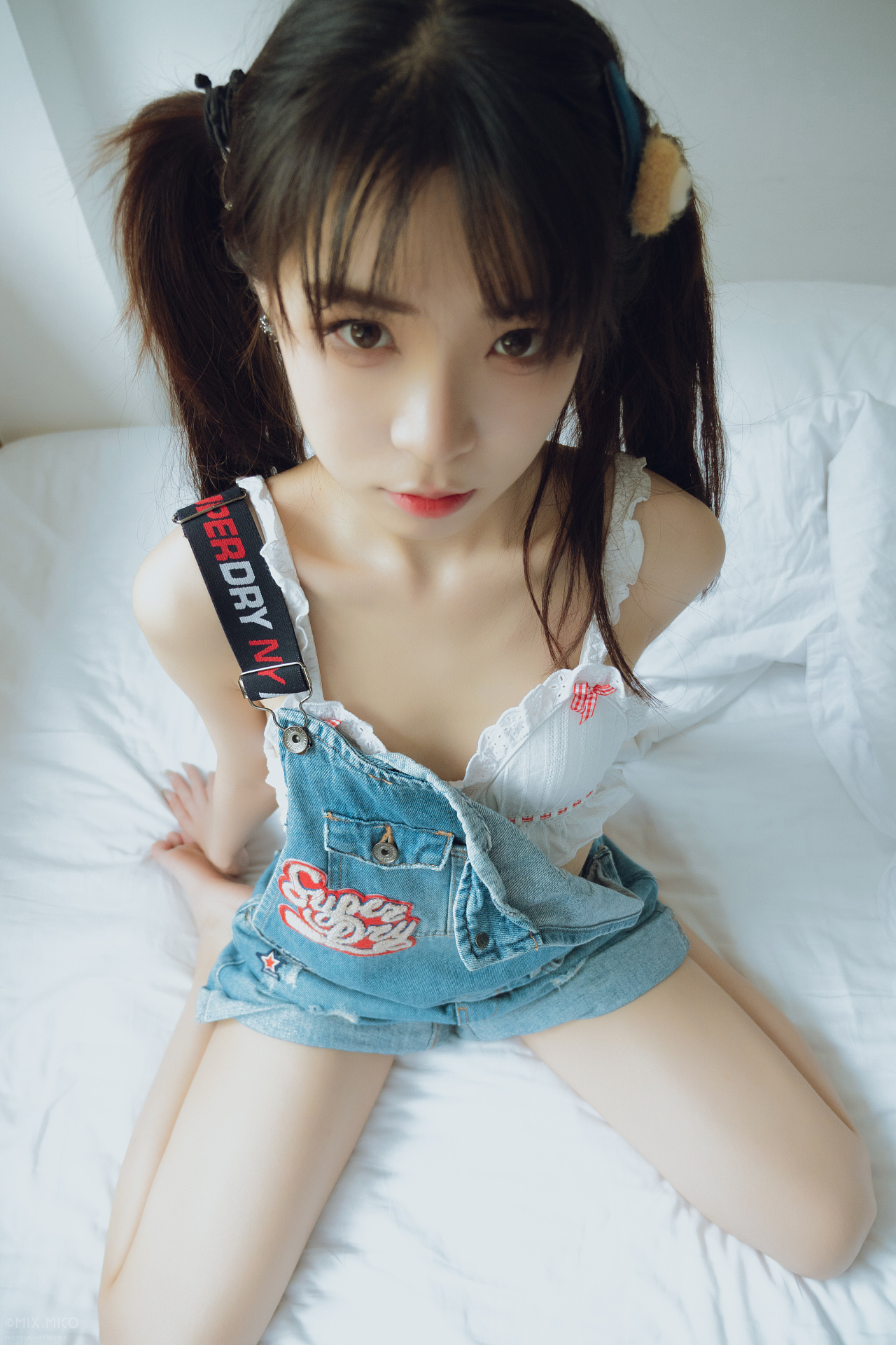 Chinese Model Model Asian Women Teen Twintails Brunette Dark Hair Pale Legs Barefoot Feet Sitting In 1280x1920