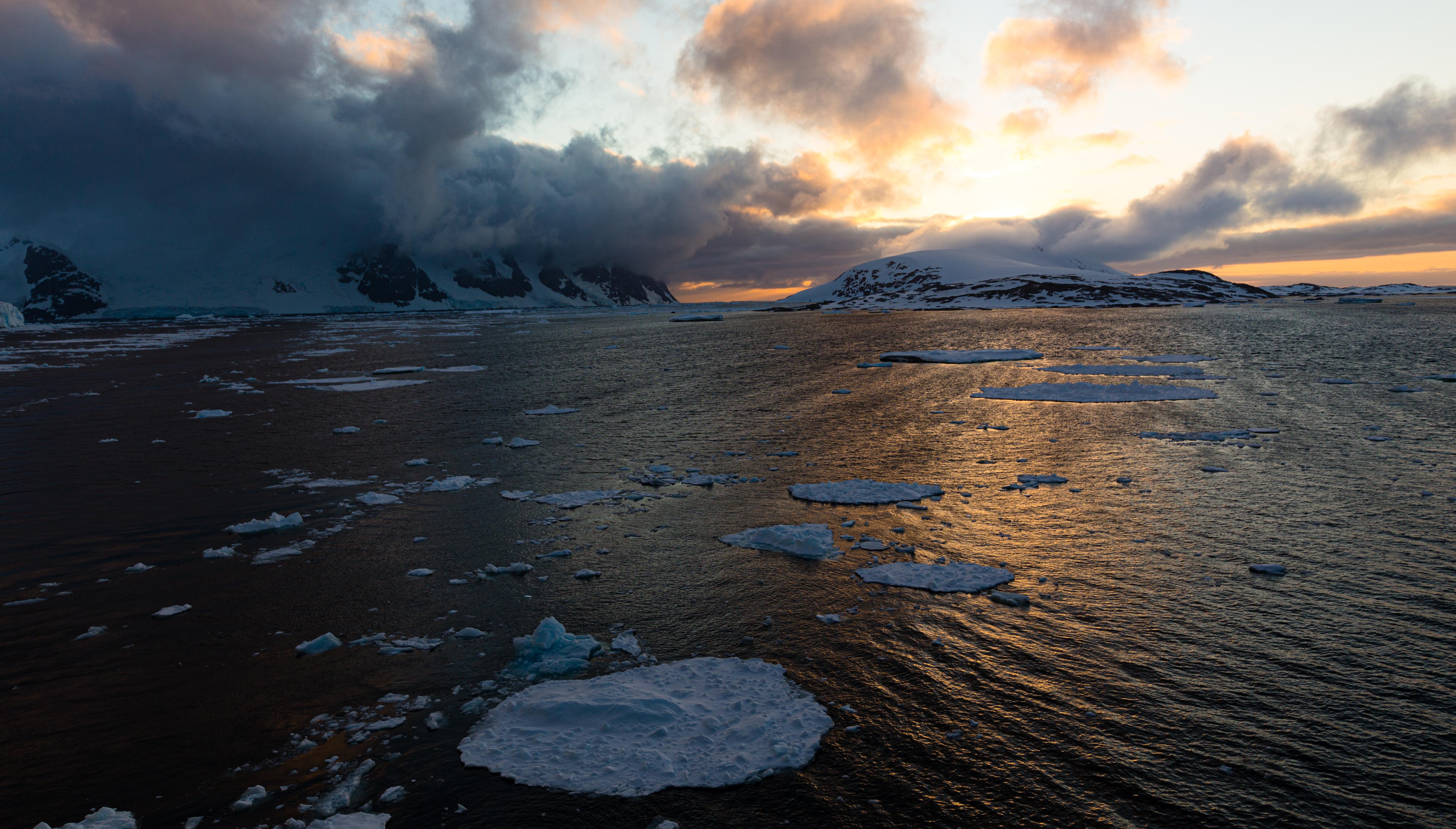 Antarctica Sea Snow Landscape 5254x2990