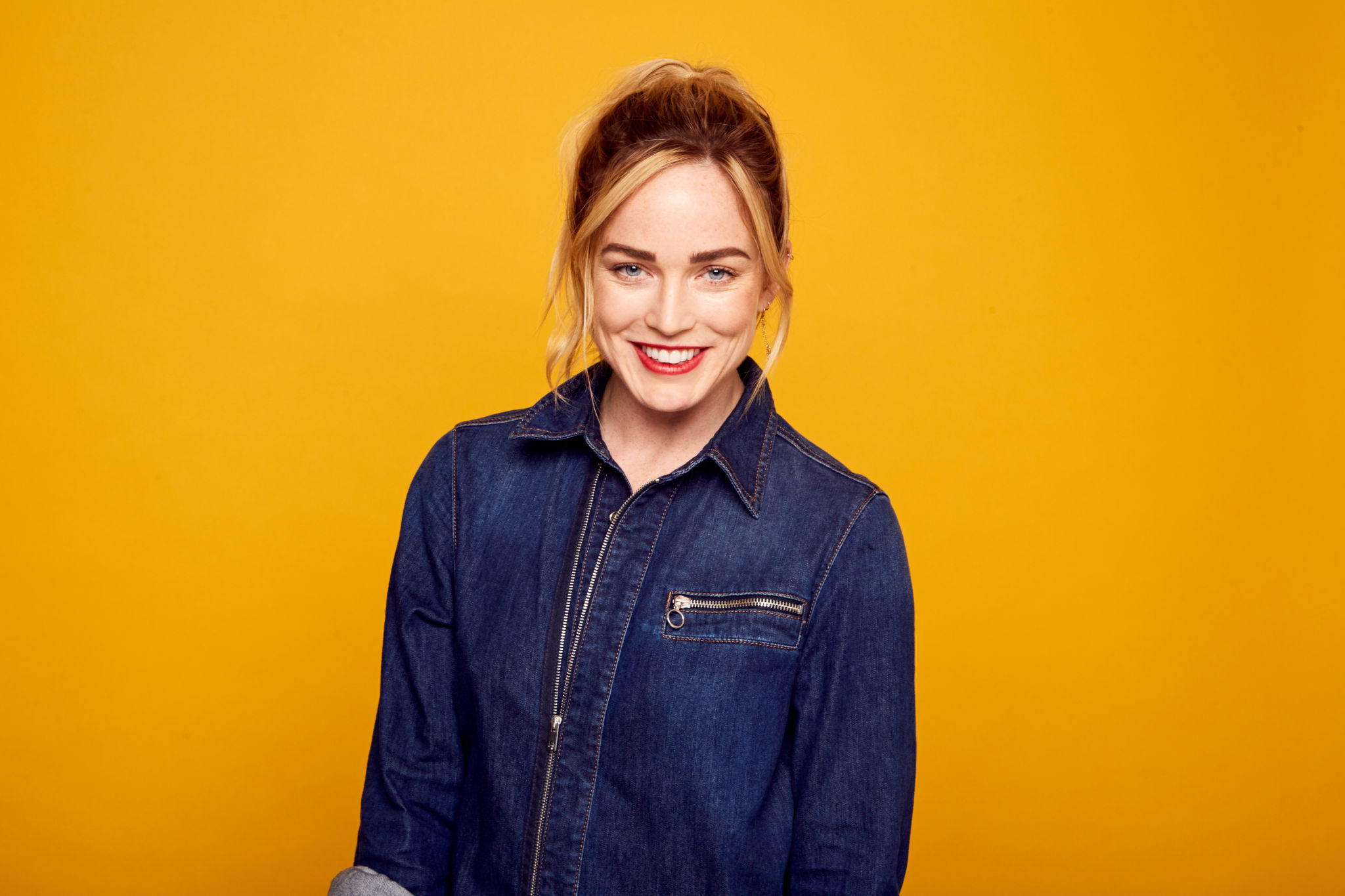 Actress American Blonde Blue Eyes Caity Lotz Face Lipstick Smile 2048x1365