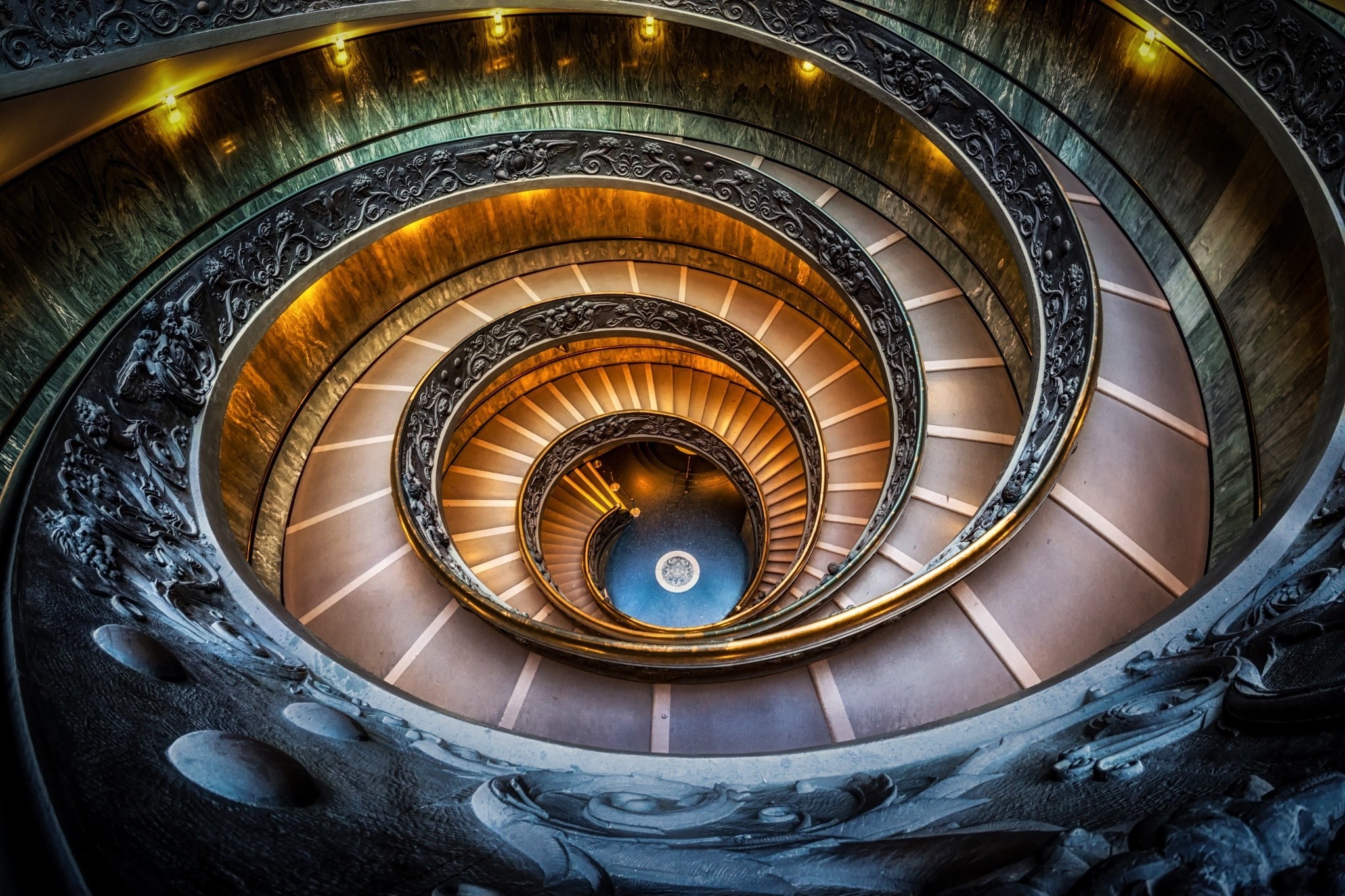 Architecture Spiral Staircase 2048x1365