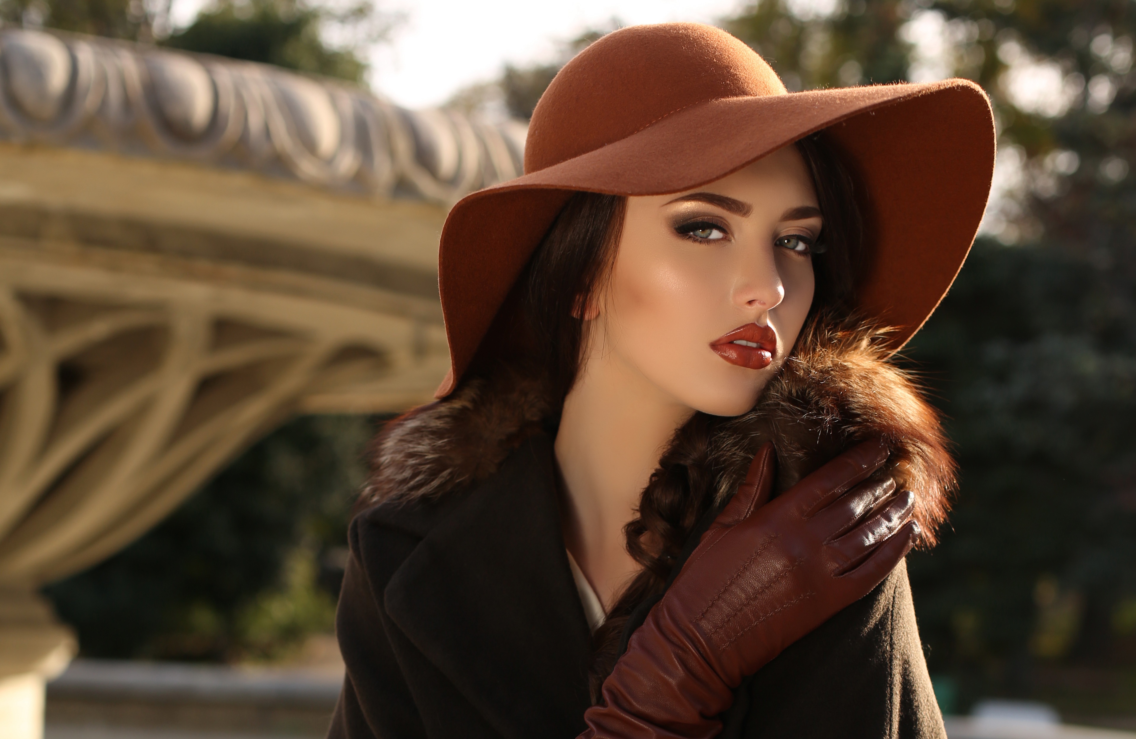 Model Women Glamour Gloves Coats Hat Women With Hats Classy Brunette Makeup Black Coat 3840x2500