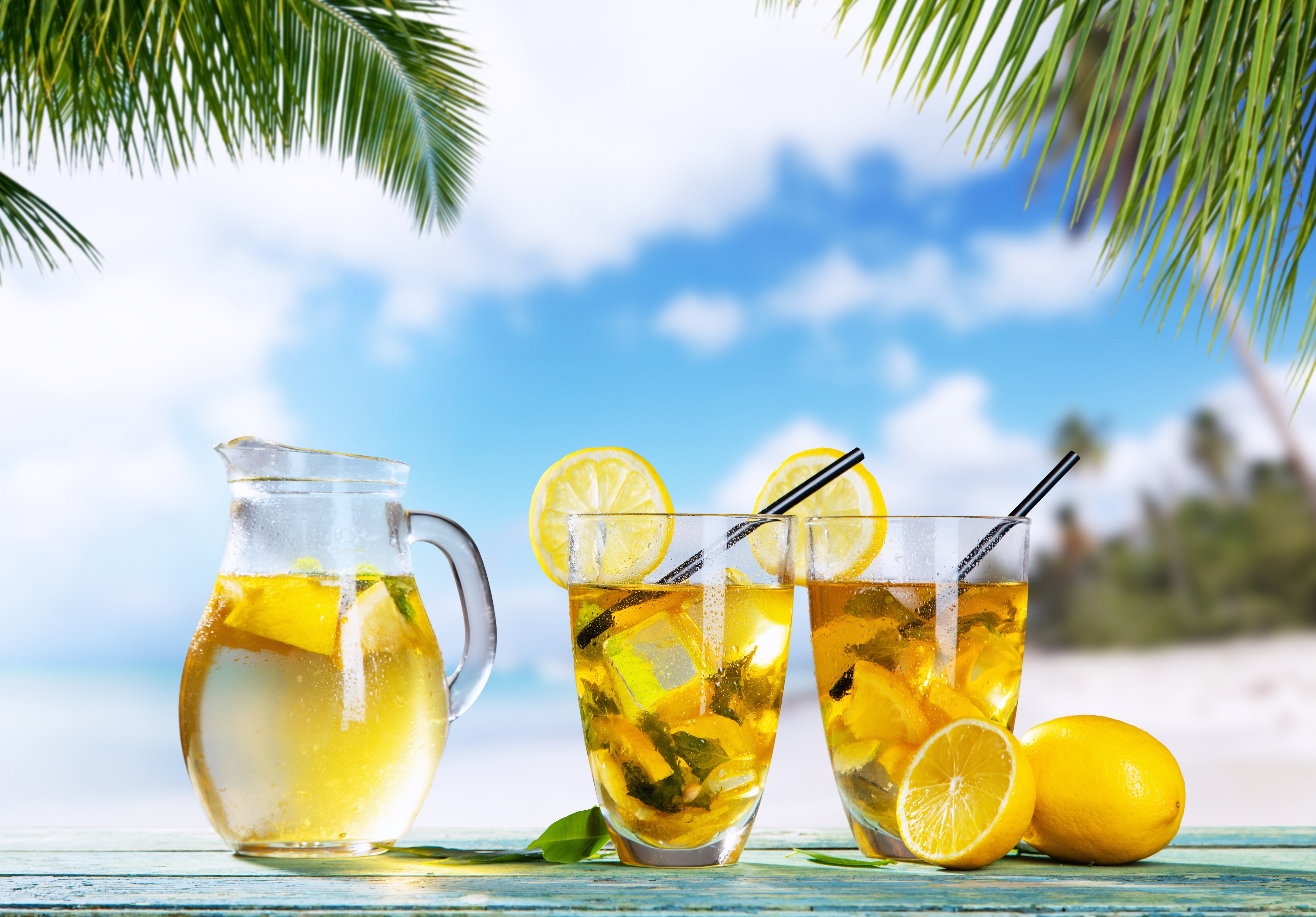 Summer Lemon Lemonade Glass 4156x2896