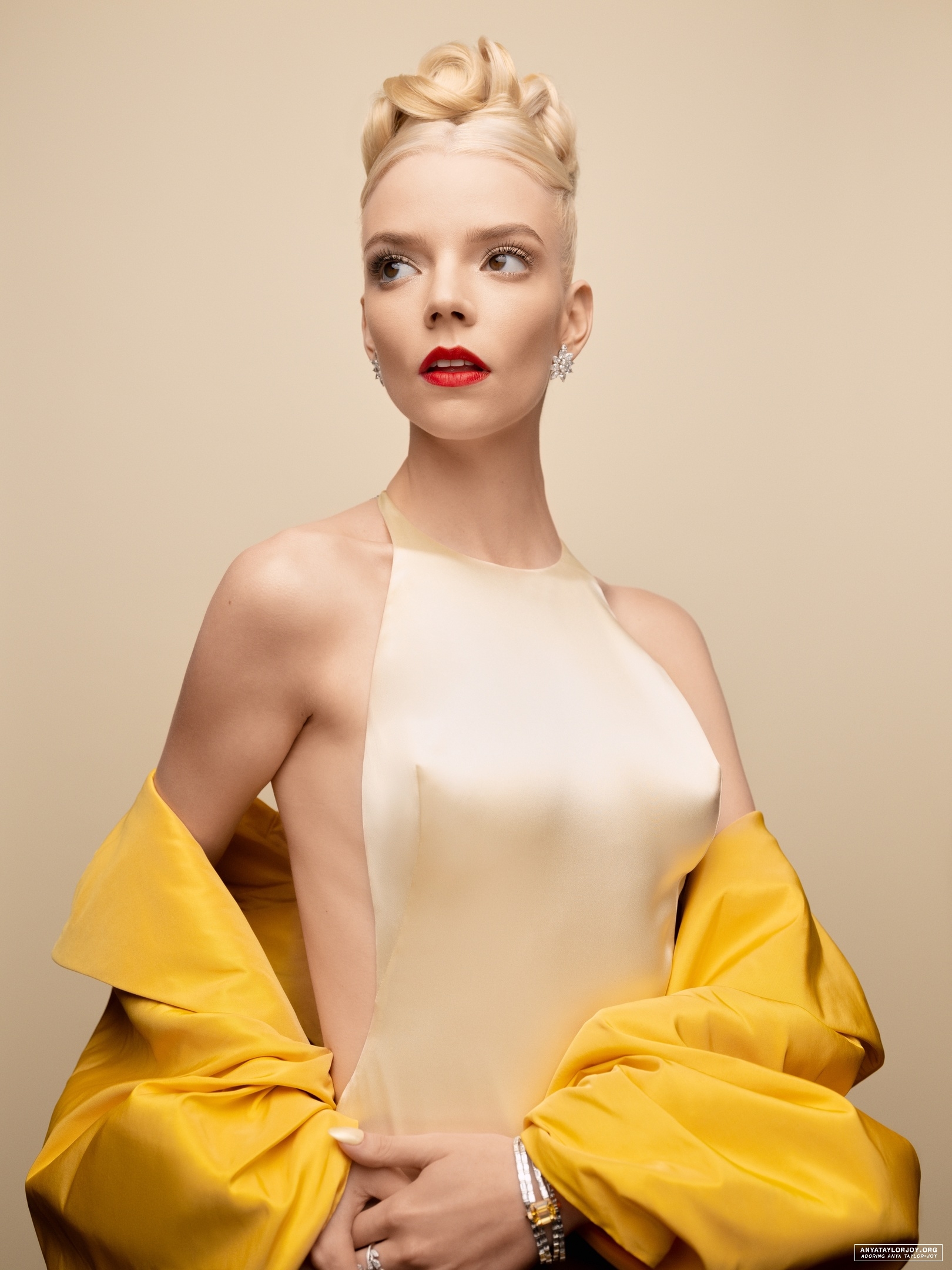 Anya Taylor Joy Women Actress Blonde Red Lipstick Classy Women Indoors Simple Background Earring 1620x2160