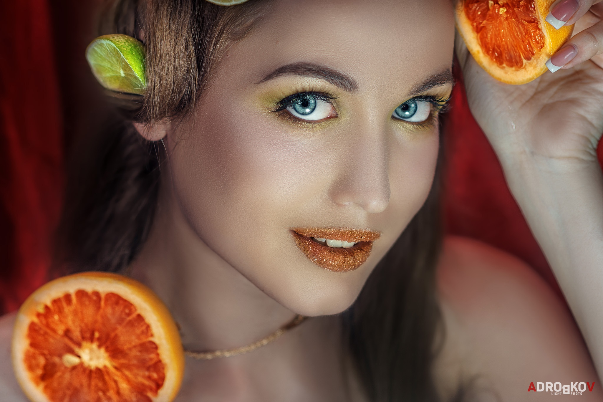 Daria Bliznyakova Face Style Portrait Makeup Lipstick Lime Lips Blue Eyes 2048x1365