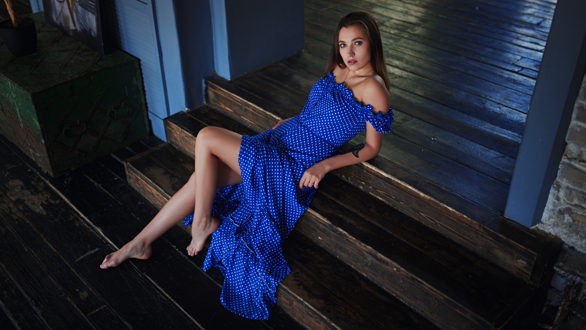 Sergey Fat Women Brunette Dress Dots Blue Clothing Legs Barefoot Stairs Looking At Viewer Model Blue 1920x1080