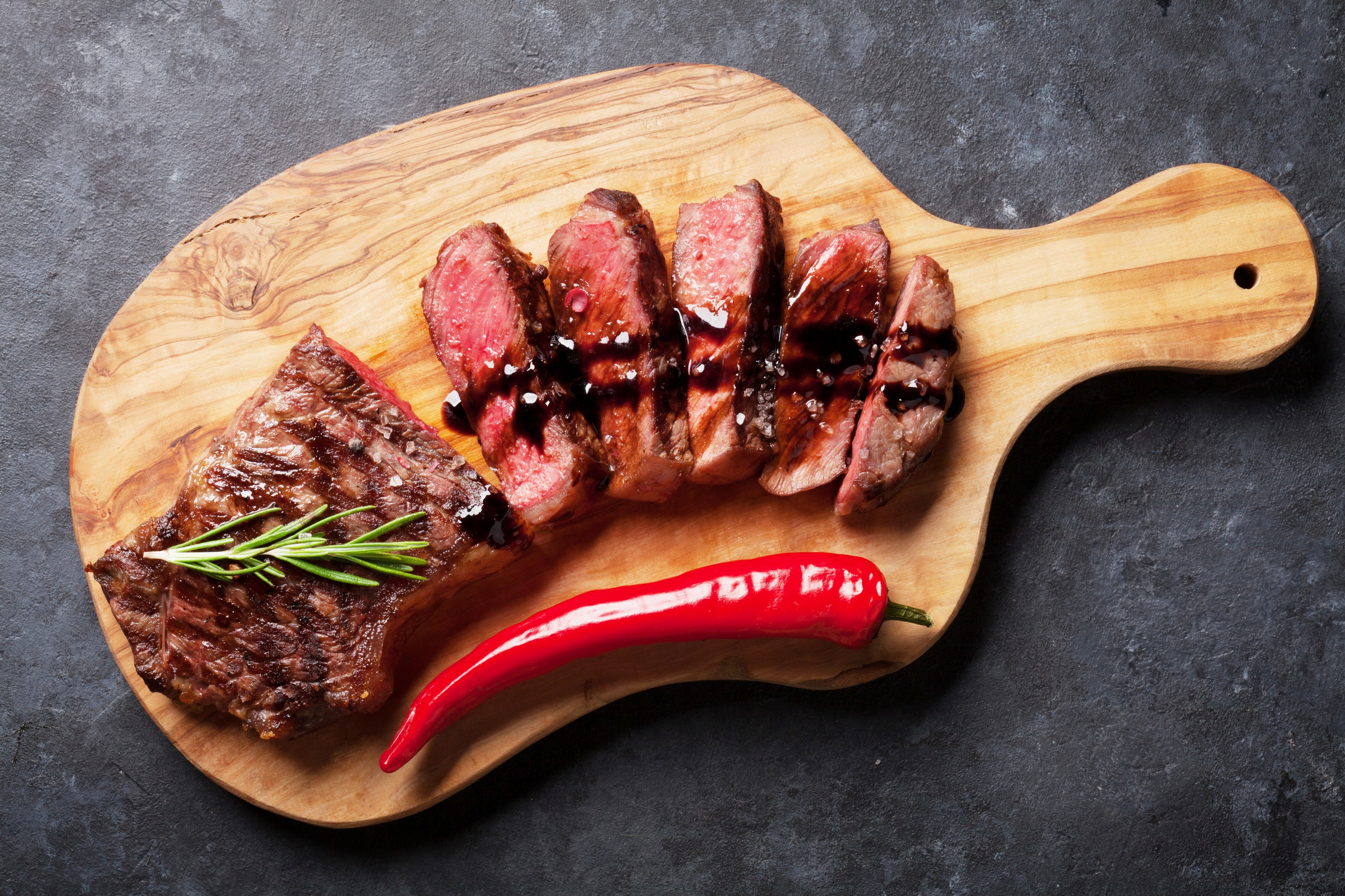 Food Meat Pepper Cow Animals Flesh Muscles Rosemary Cutting Board Red Pepper 3000x2000