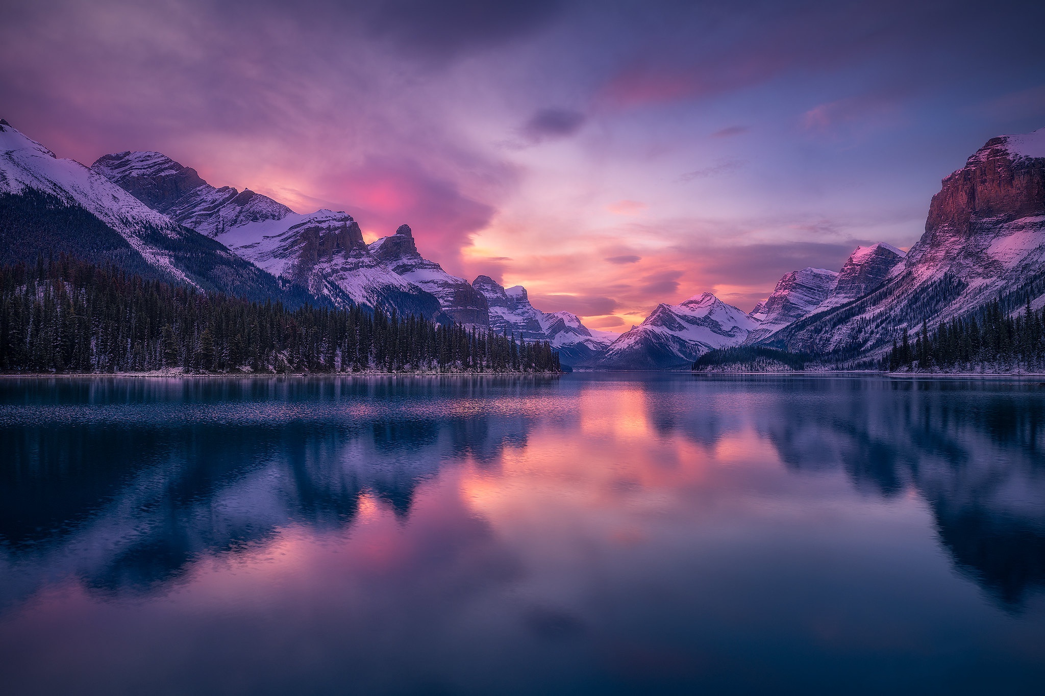 Mountain Reflection Twilight Sunset 2048x1365