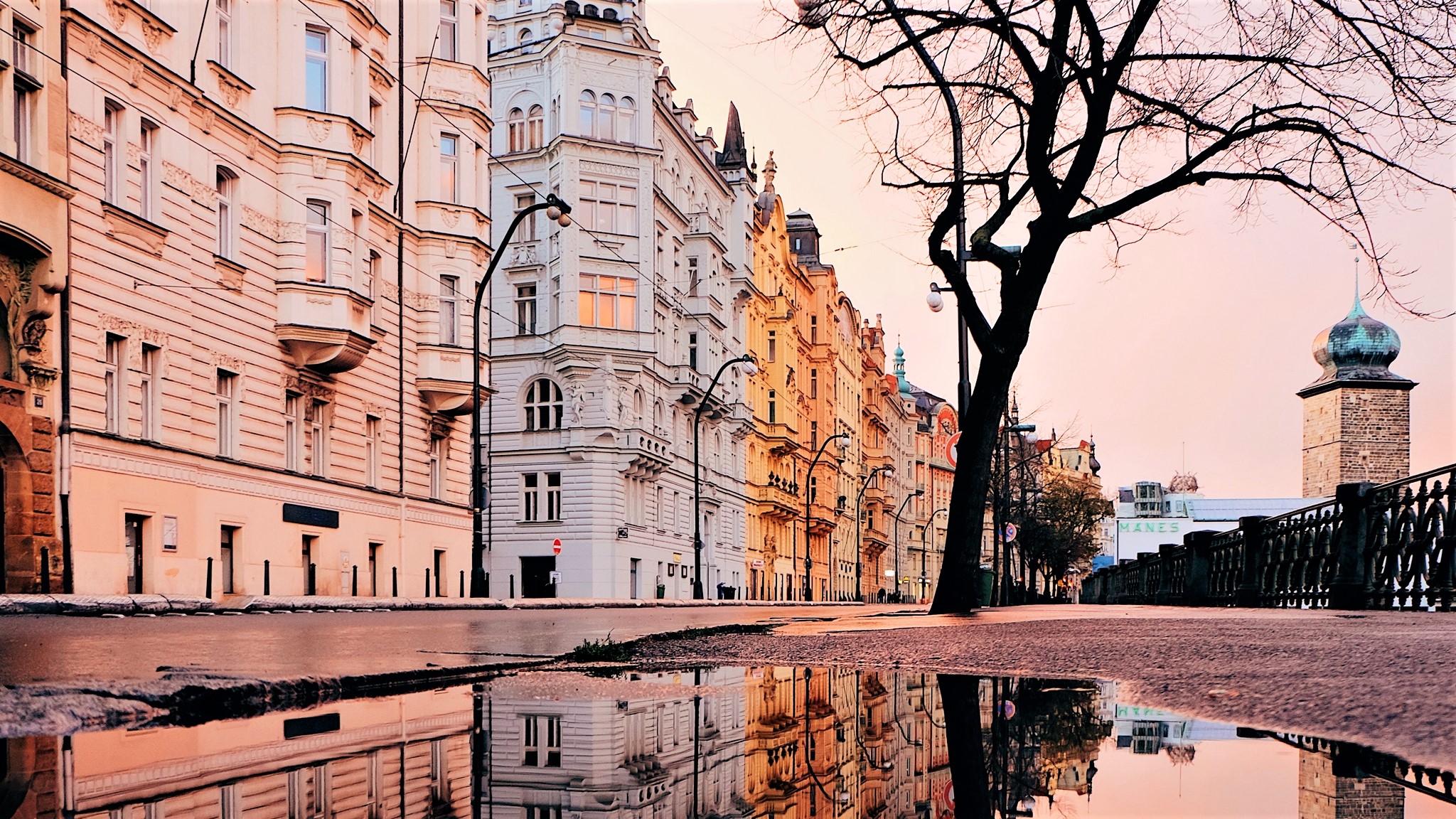 Czech Republic House Architecture Street Reflection 2048x1152
