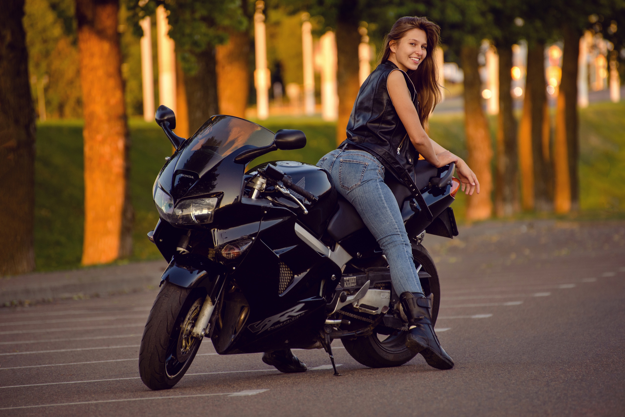 Alexei Shipulia Women Model Brunette Women Outdoors Women With Motorcycles Motorcycle Jeans Boots Le 2560x1709