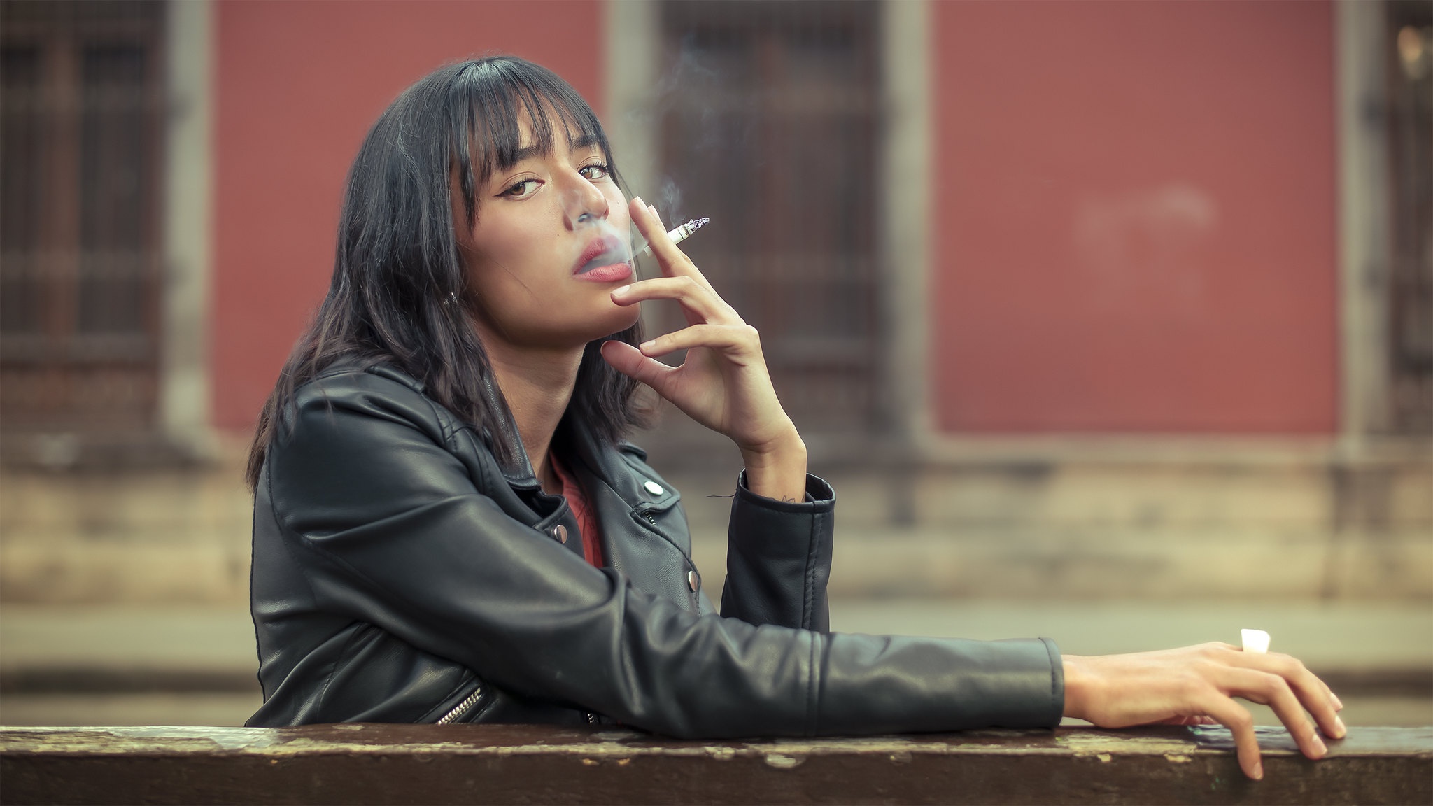 Model Smoking Women Looking At Viewer Leather Jackets Cigarettes Women Outdoors Black Hair Brunette 2048x1152
