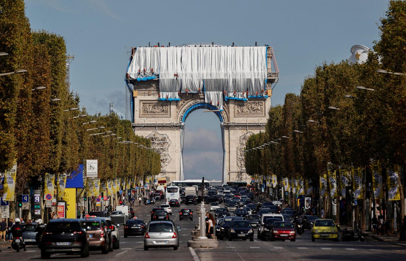 Architecture Artwork Paris Arc De Triomphe France Christo Wrapped Photography People Street Street A 1398x900