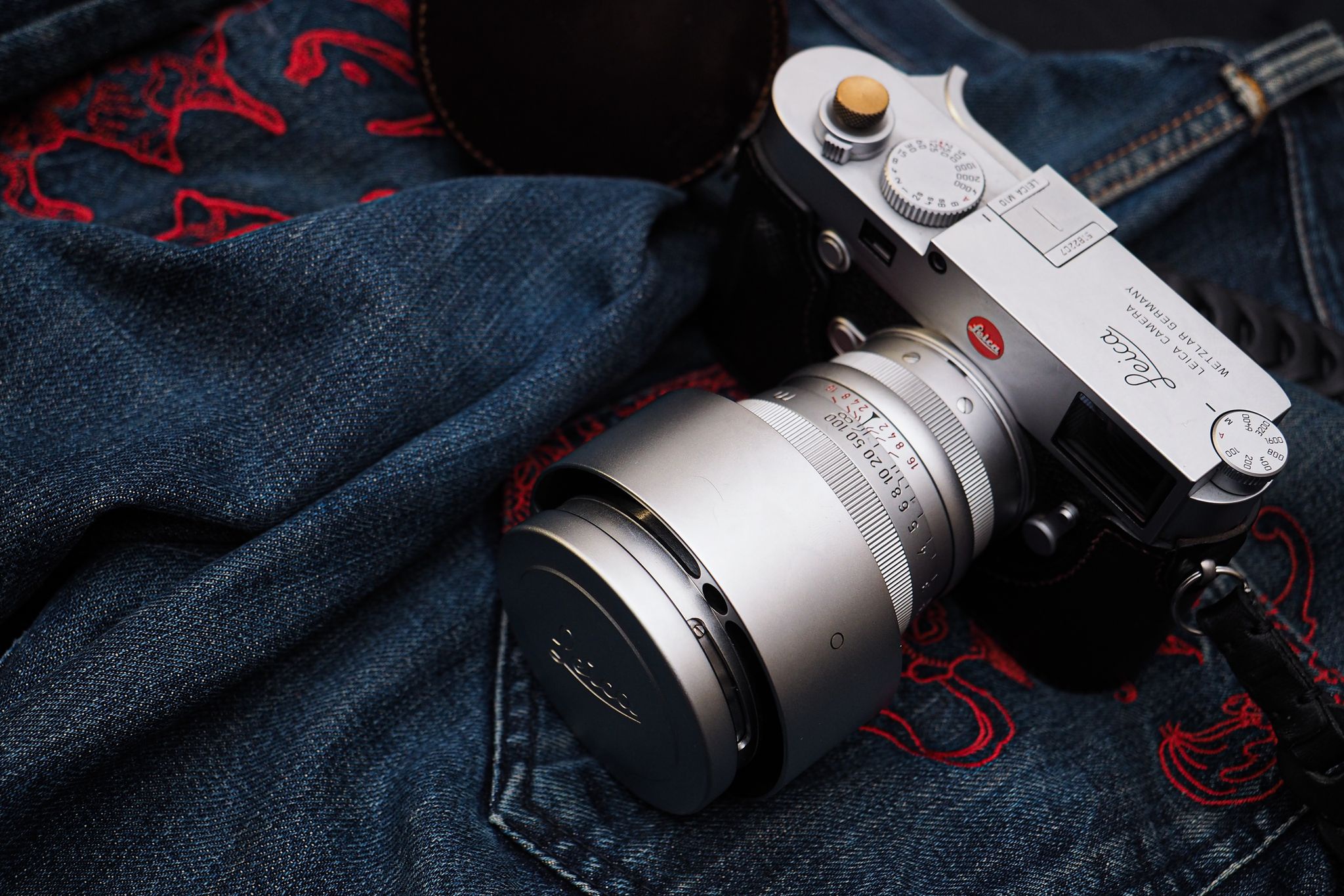 Lens Leica 2048x1365